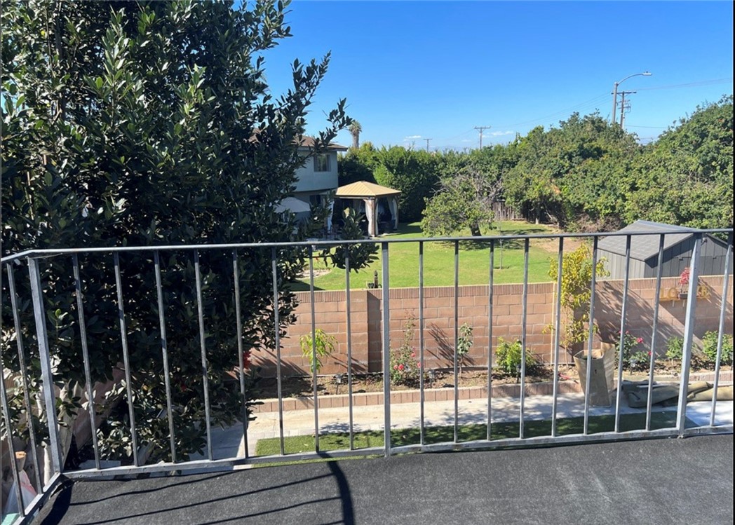 10485 La Sombra Avenue