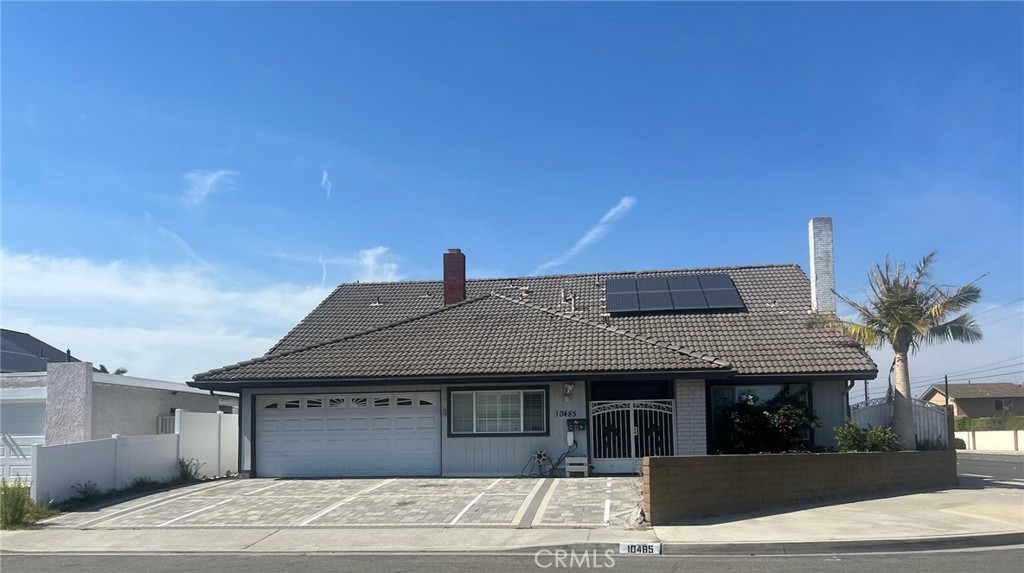 10485 La Sombra Avenue