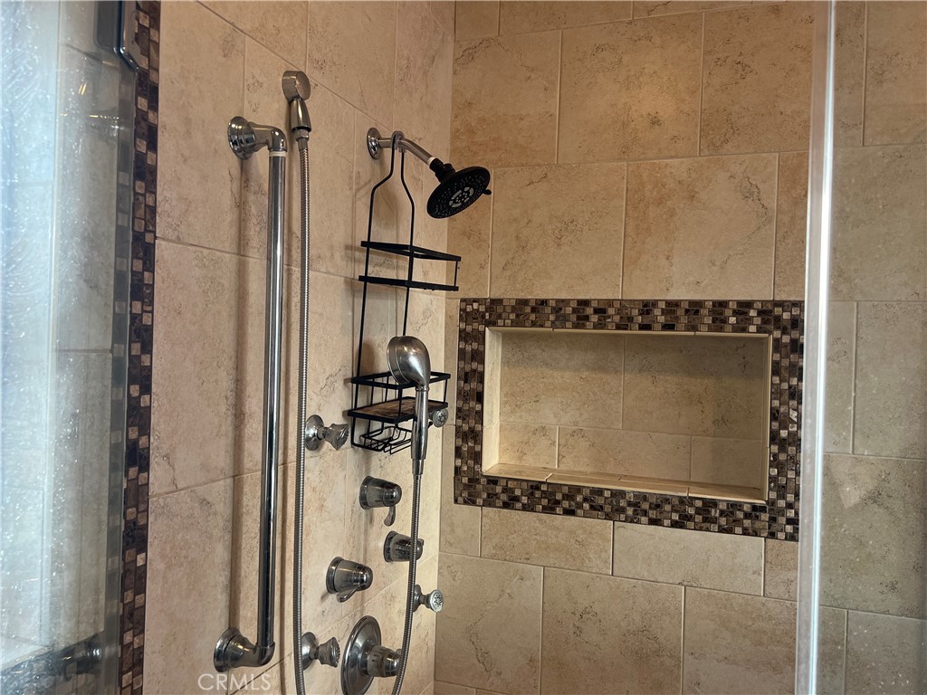 10485 La Sombra Avenue