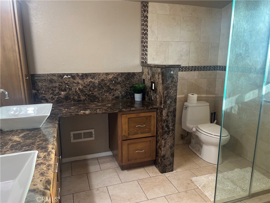 10485 La Sombra Avenue