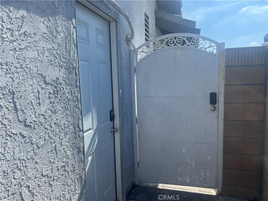 10485 La Sombra Avenue B