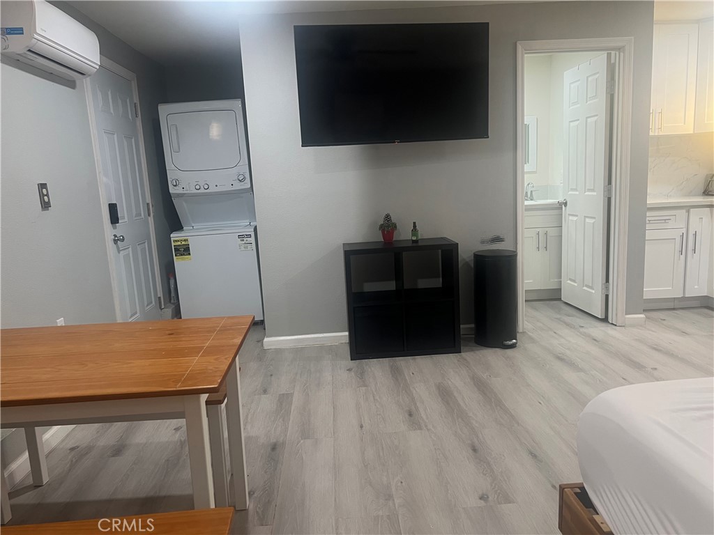 10485 La Sombra Avenue B