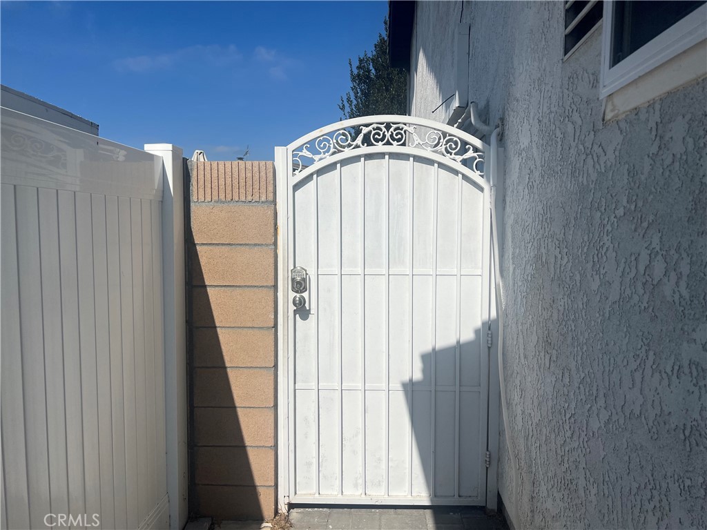 10485 La Sombra Avenue B