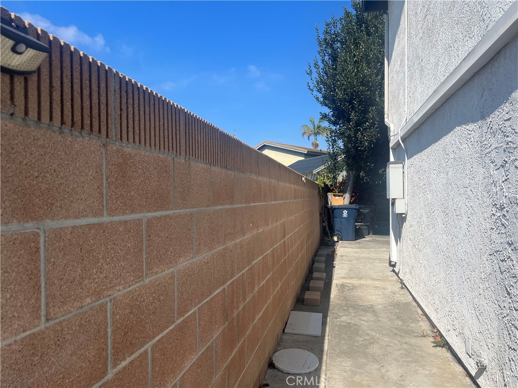 10485 La Sombra Avenue B