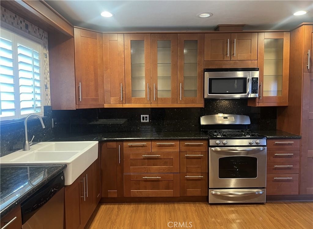 236 S Tustin