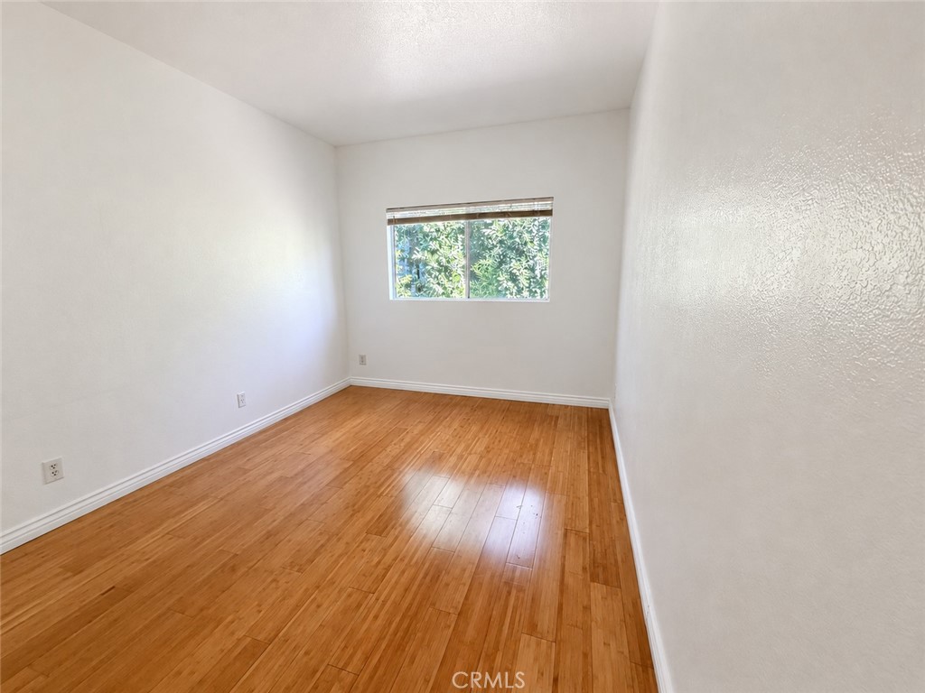3284 Barham 304