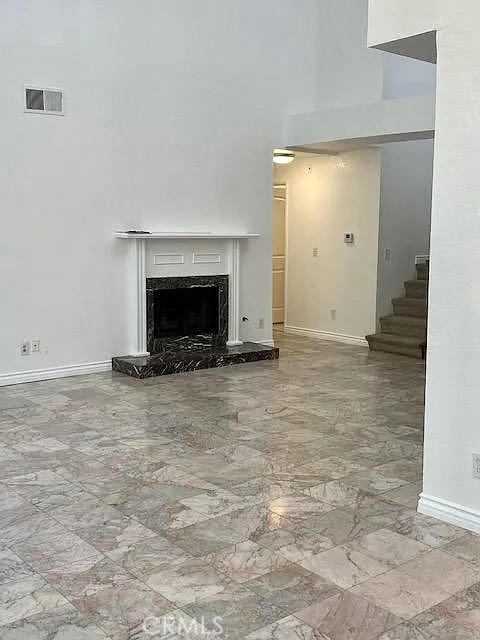3284 Barham 304