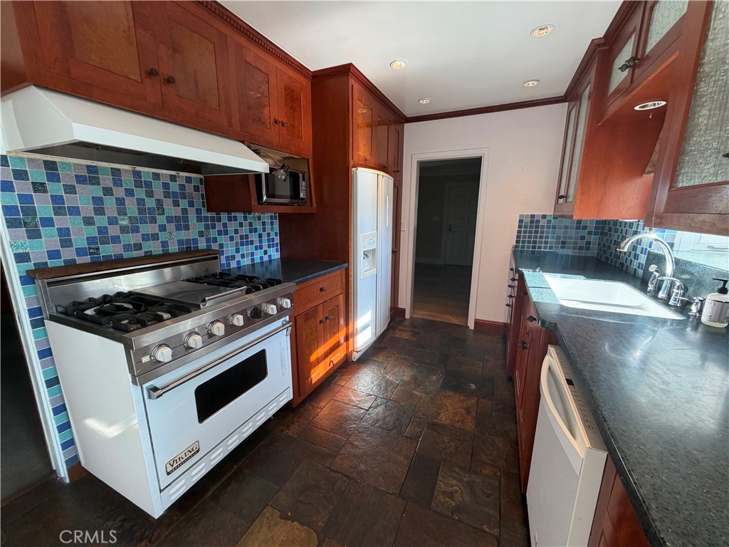 8541 Orangewood