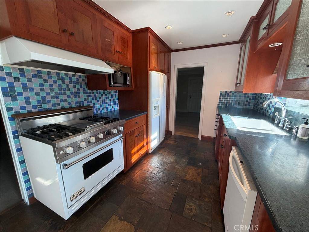 8541 Orangewood