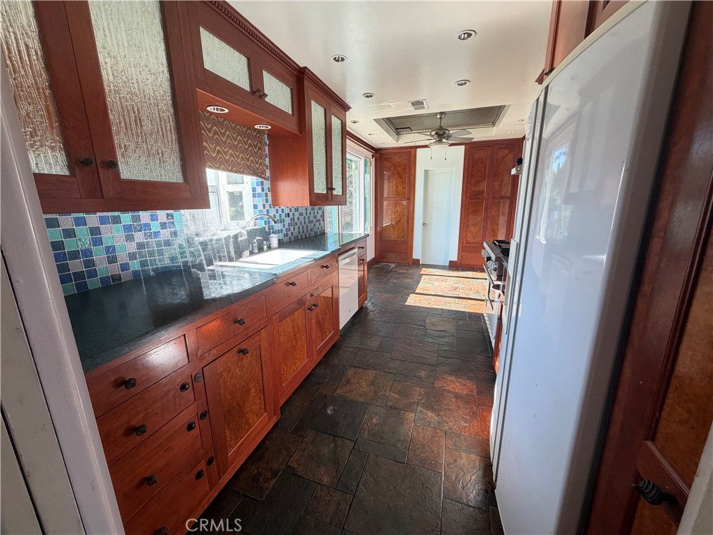 8541 Orangewood