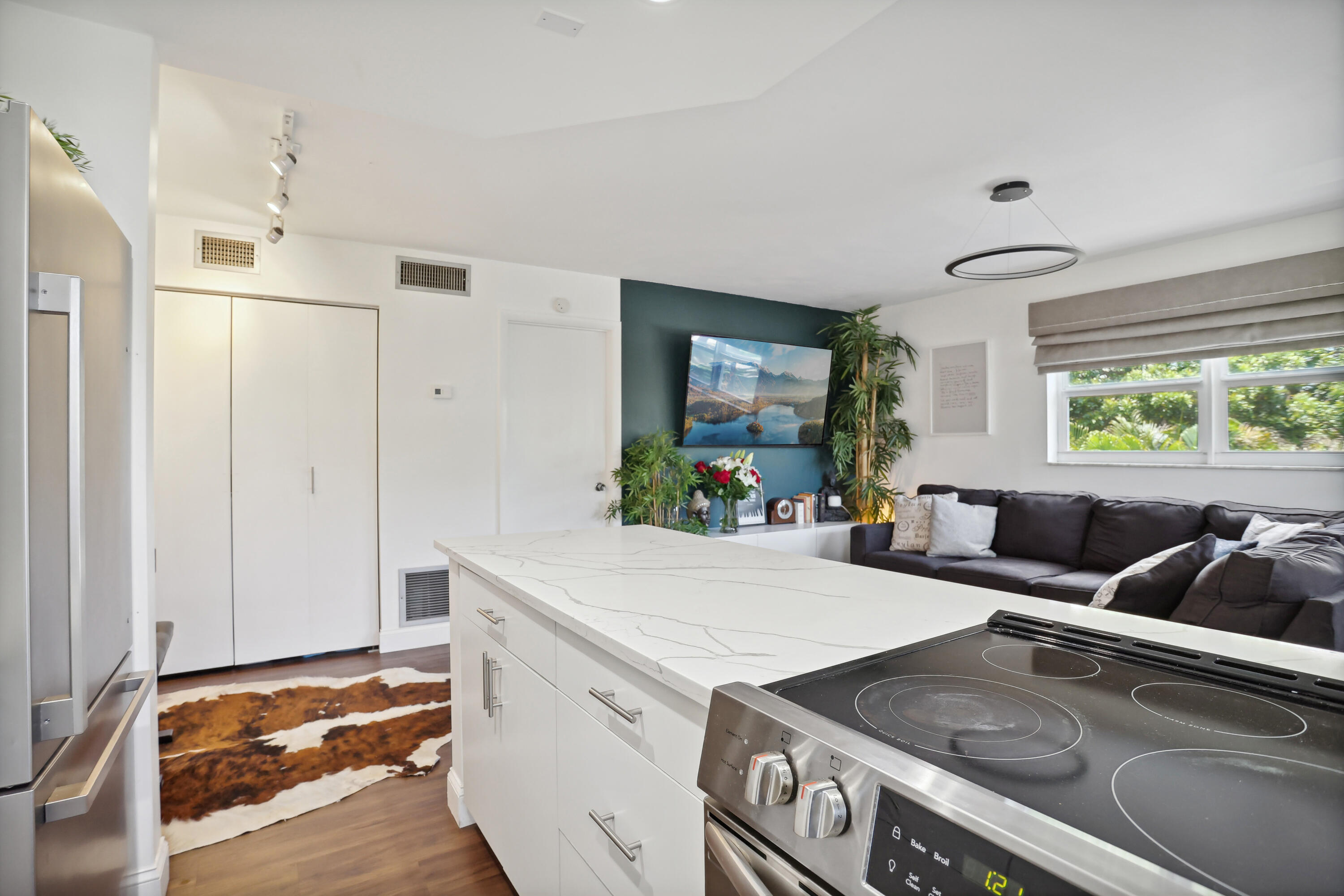 306 NE 1st Avenue 210