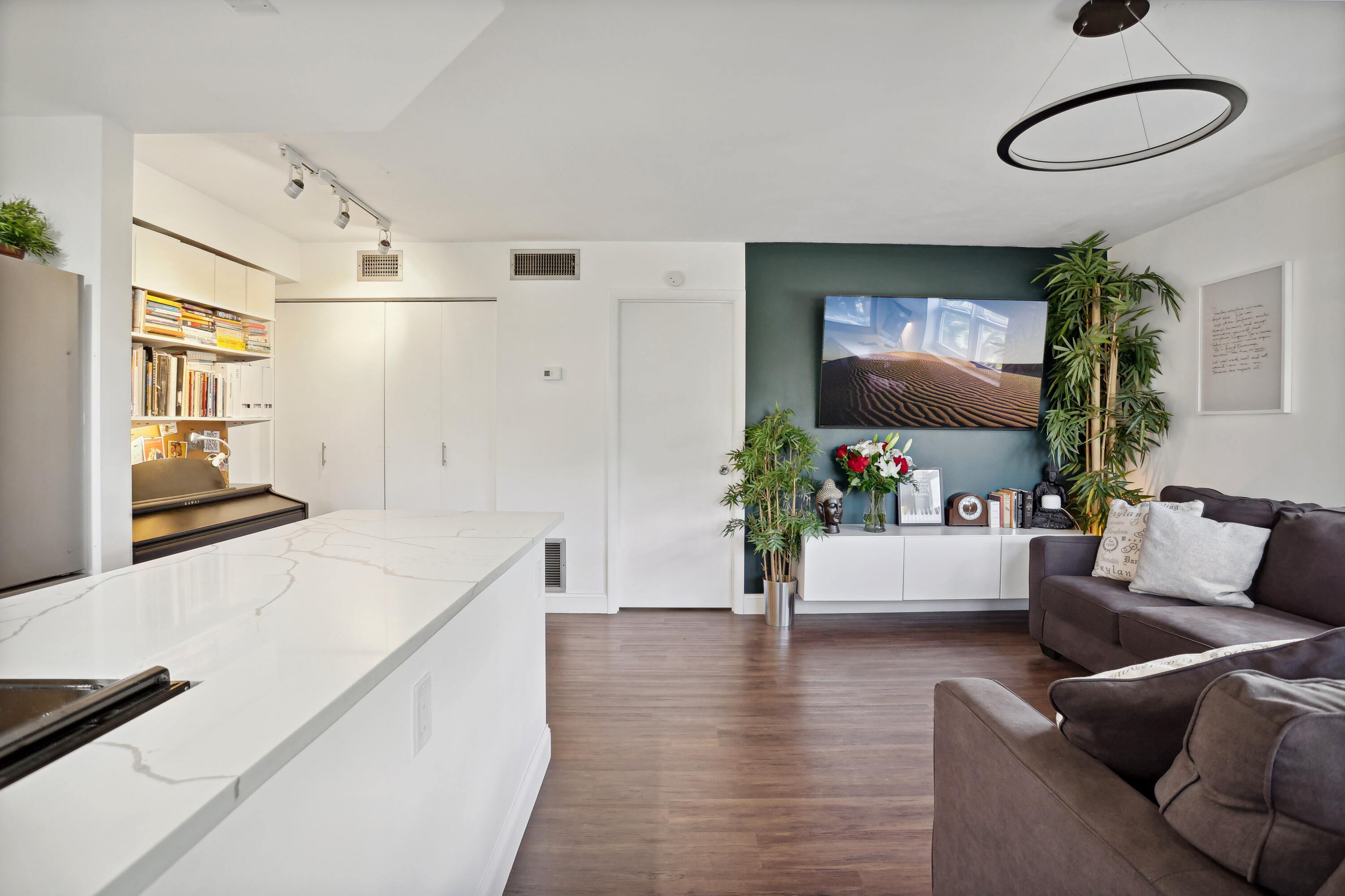 306 NE 1st Avenue 210