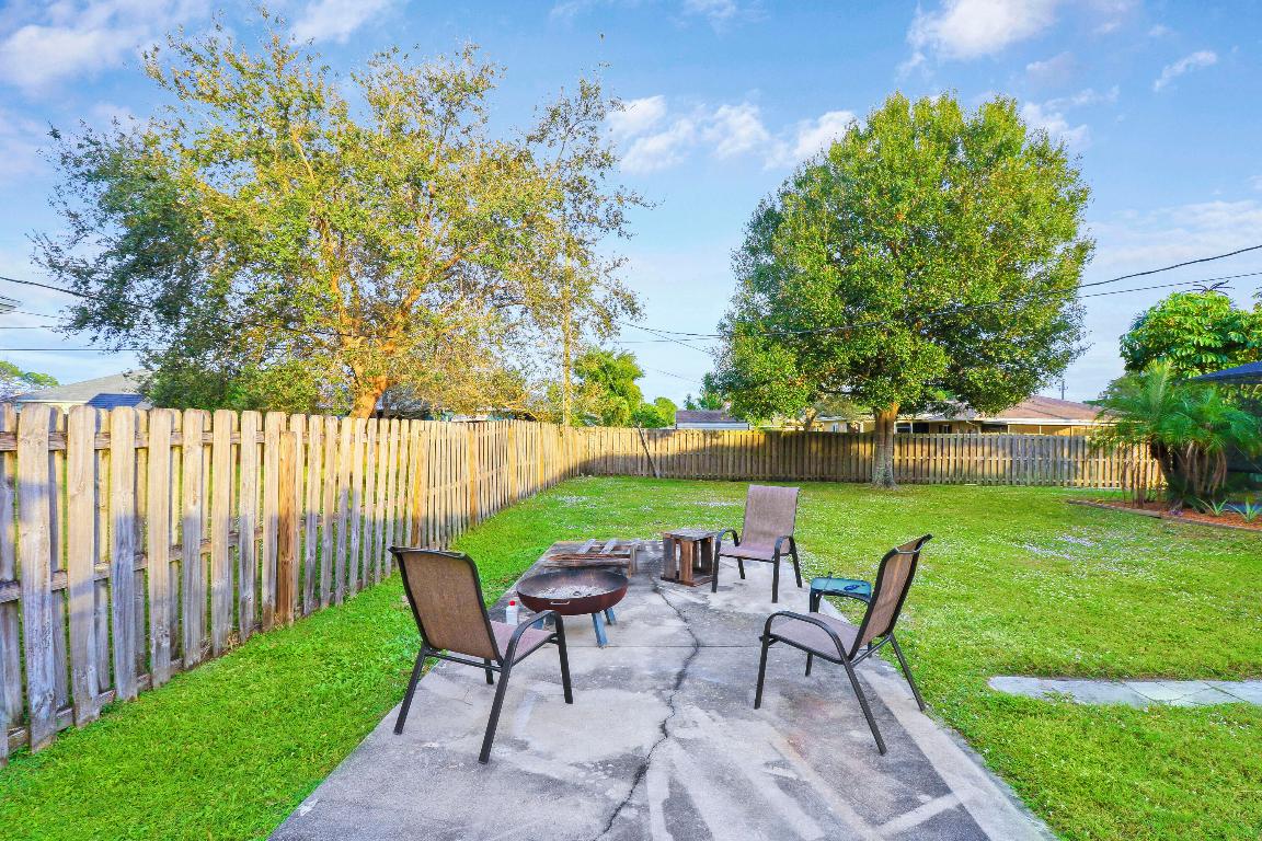 1291 SW Curtis Street Street