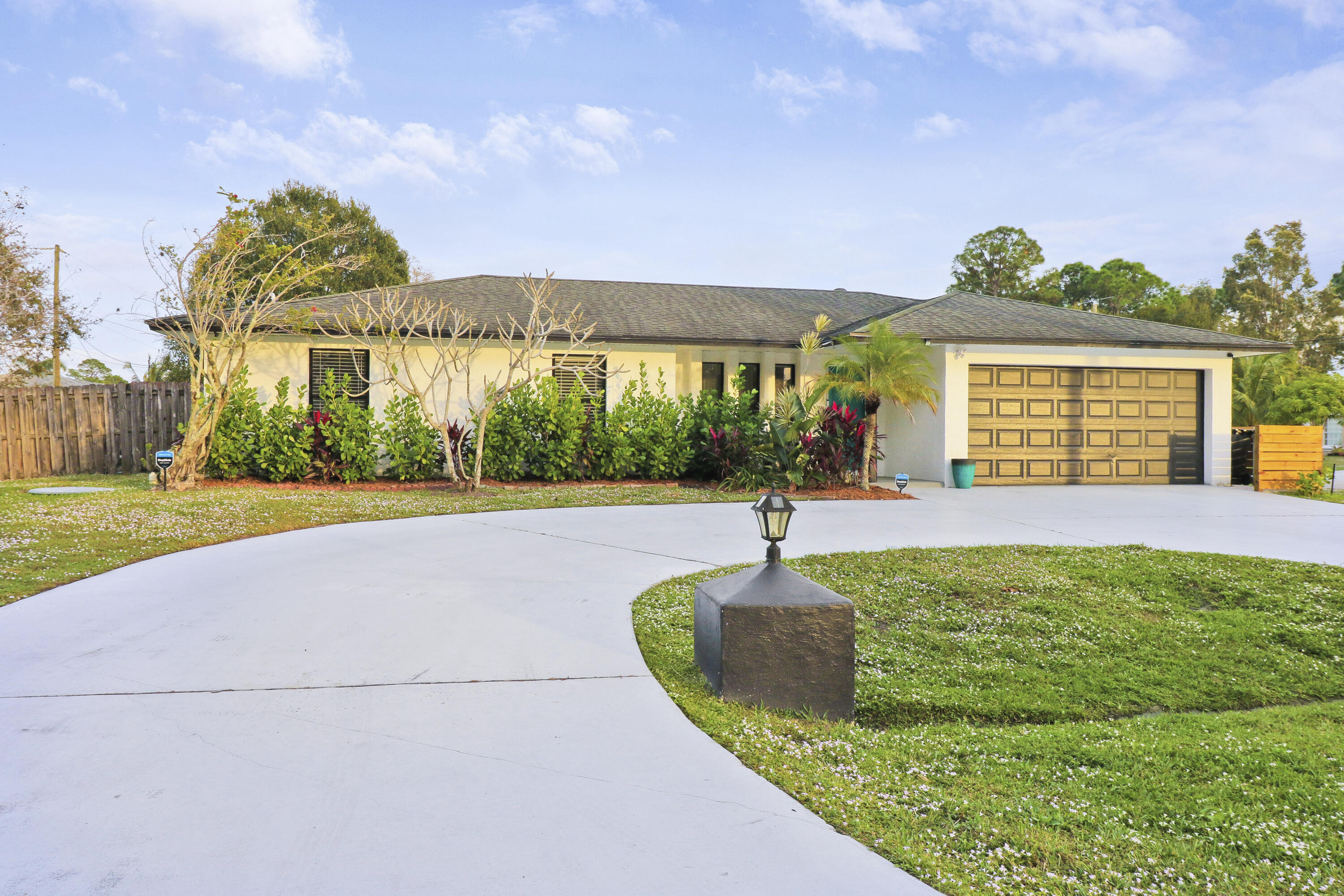 1291 SW Curtis Street Street