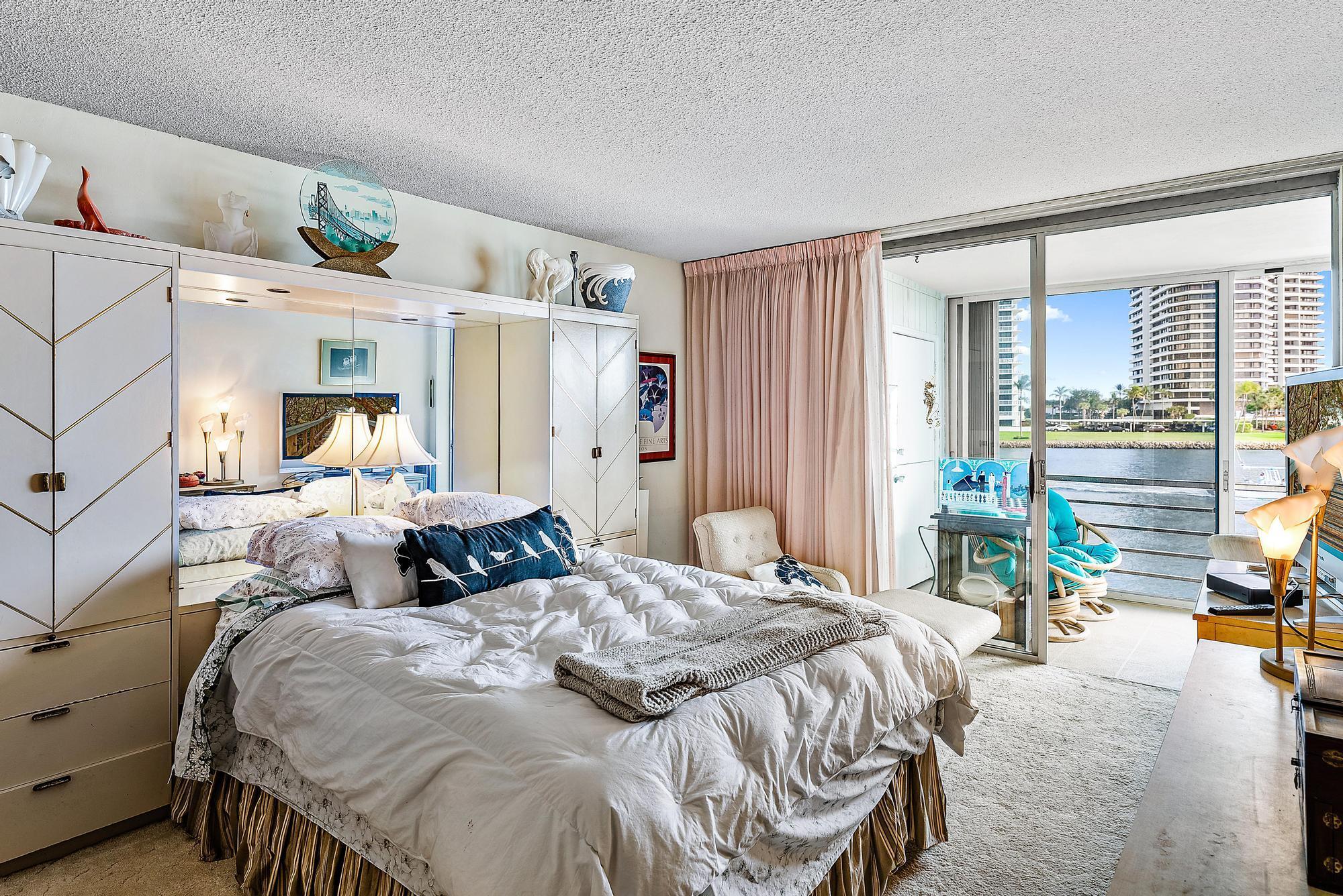 44 Yacht Club Drive Unit: 209