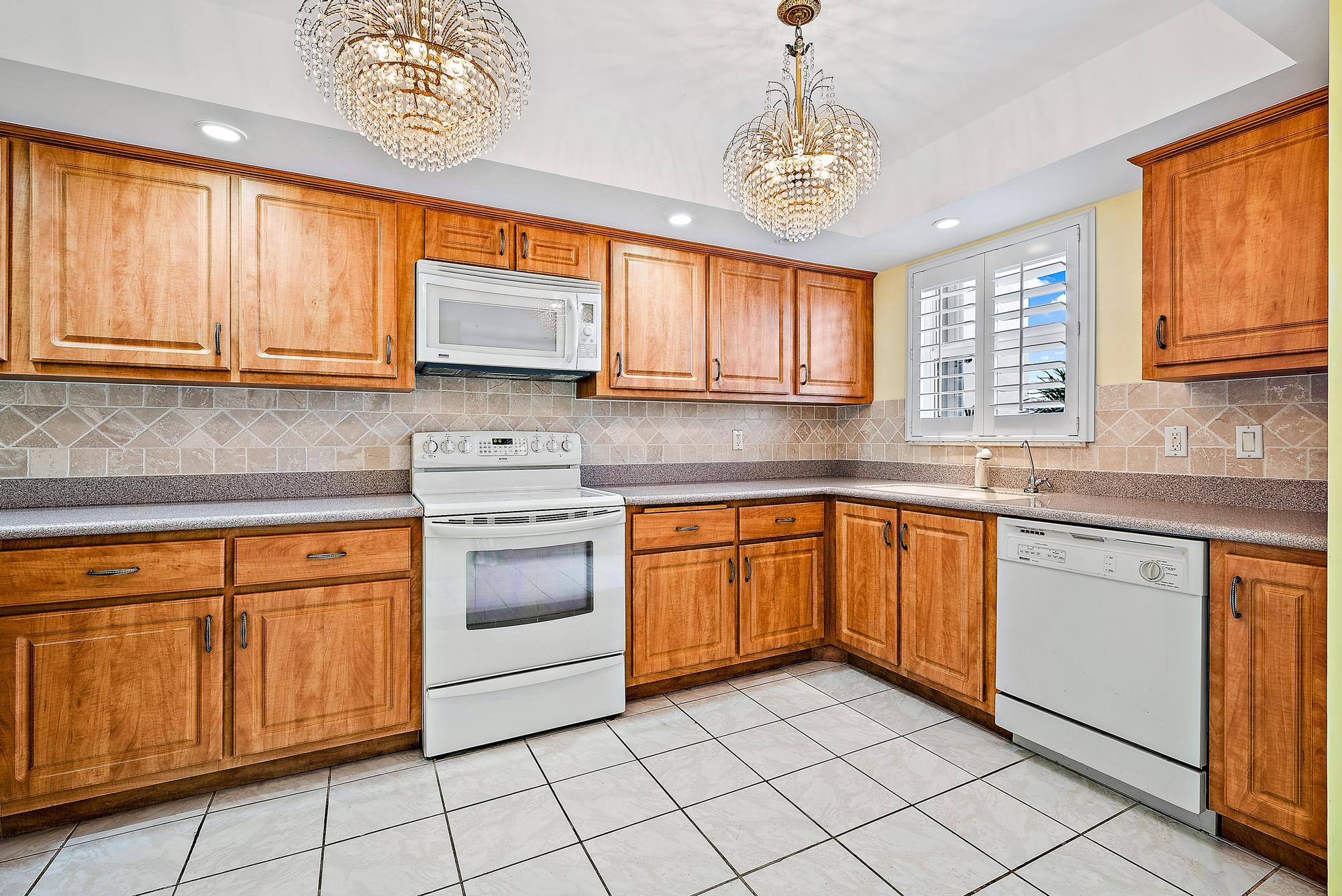 36 Yacht Club Drive Unit: 403