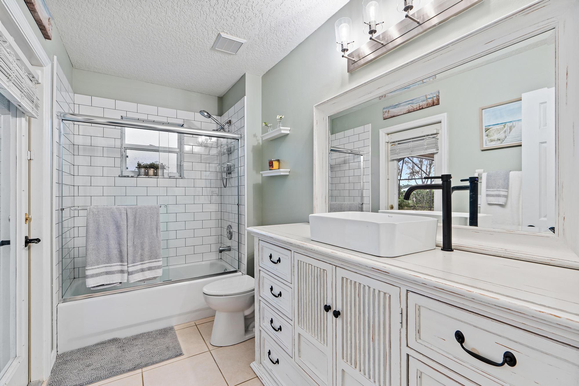 5884 NW Carovel Avenue