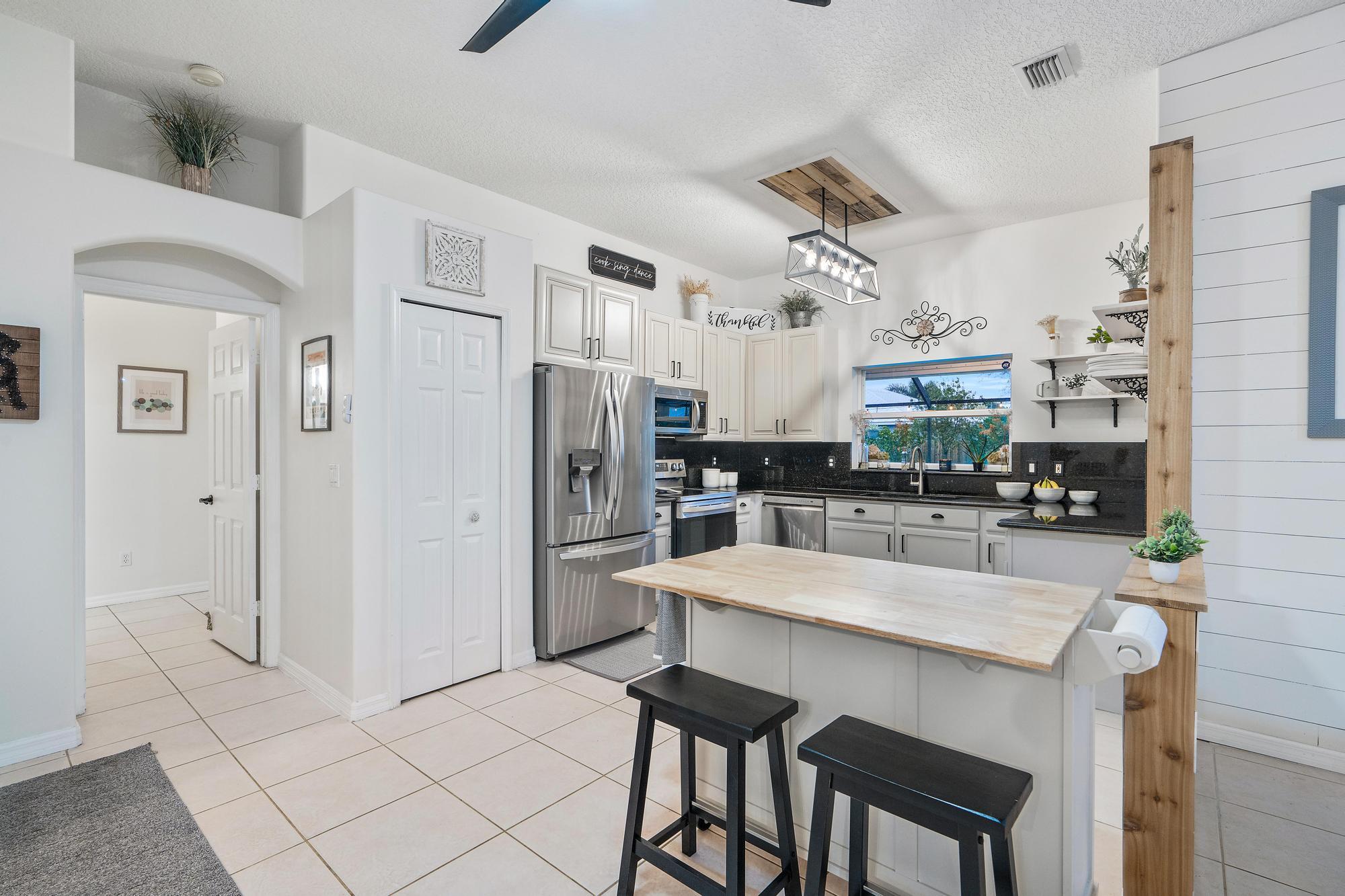 5884 NW Carovel Avenue