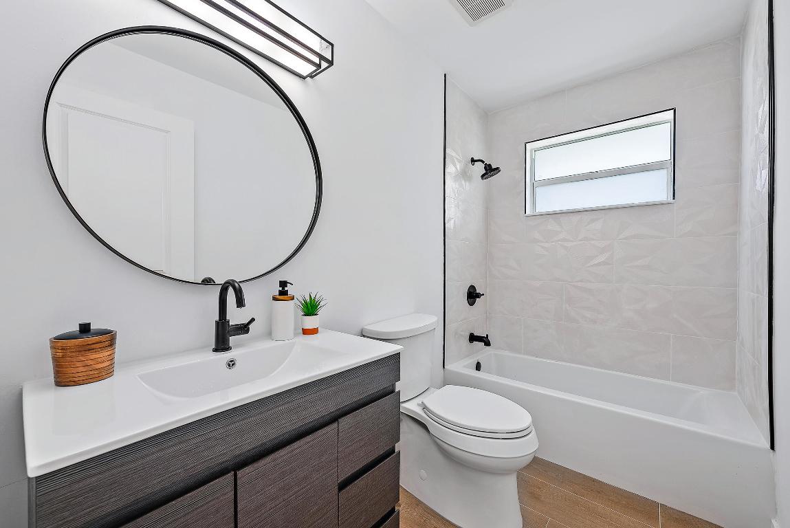 844 Greenbriar Drive