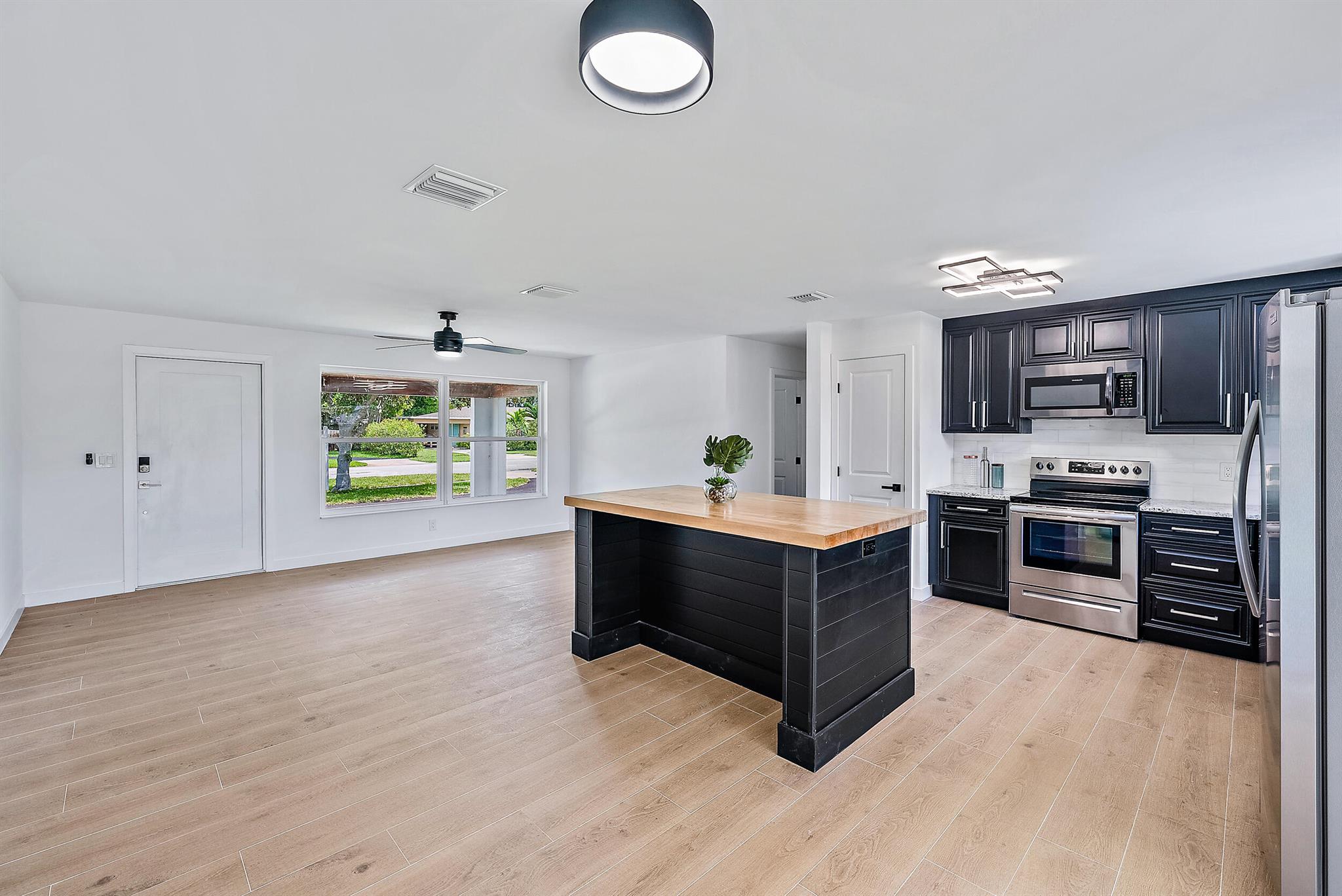 844 Greenbriar Drive