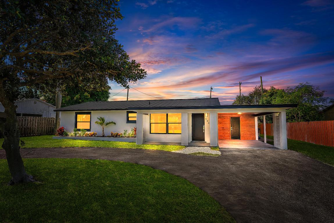 844 Greenbriar Drive