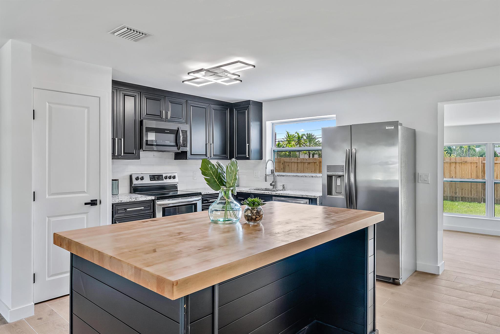 844 Greenbriar Drive