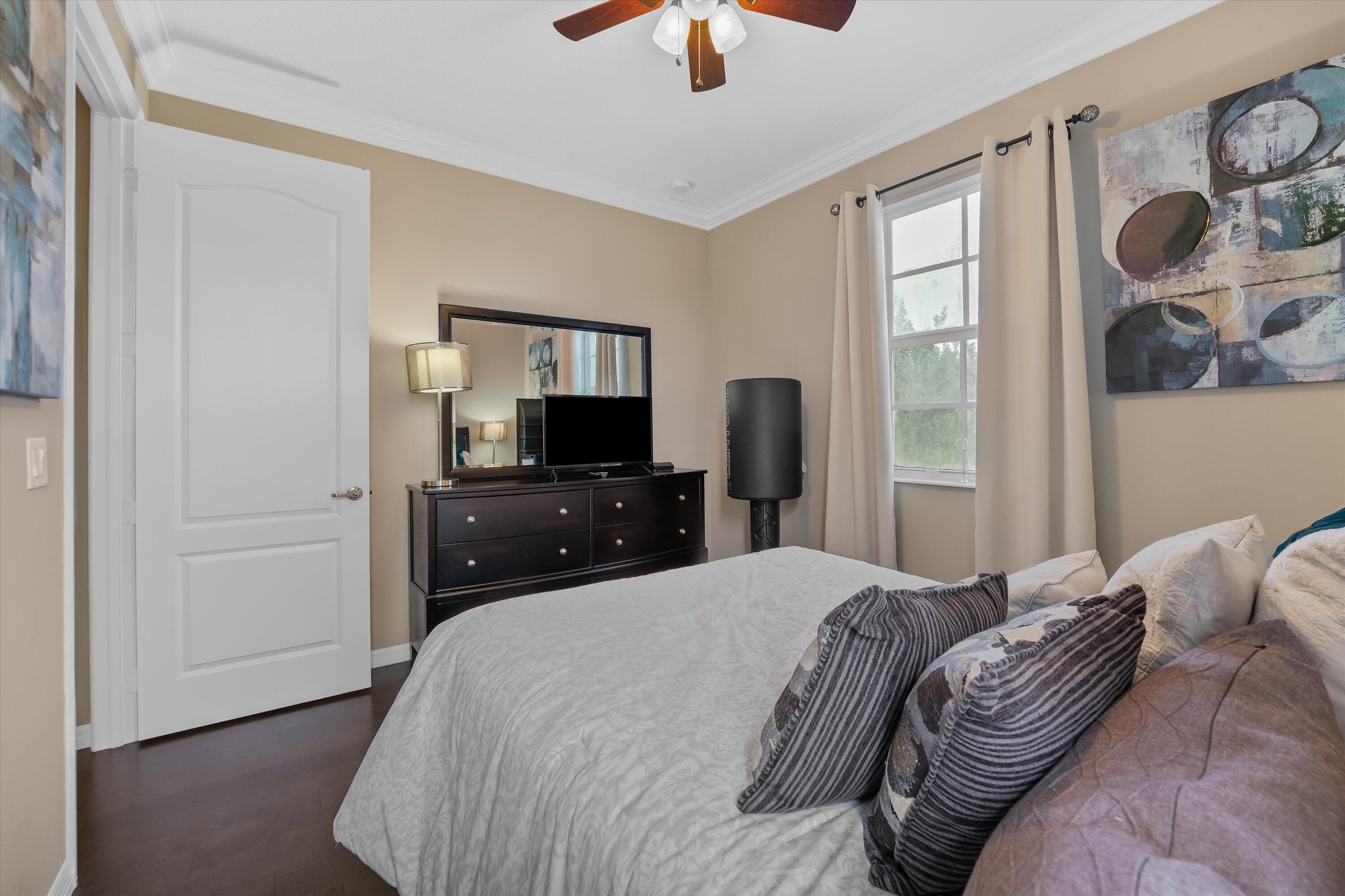 4613 Tara Cove Way