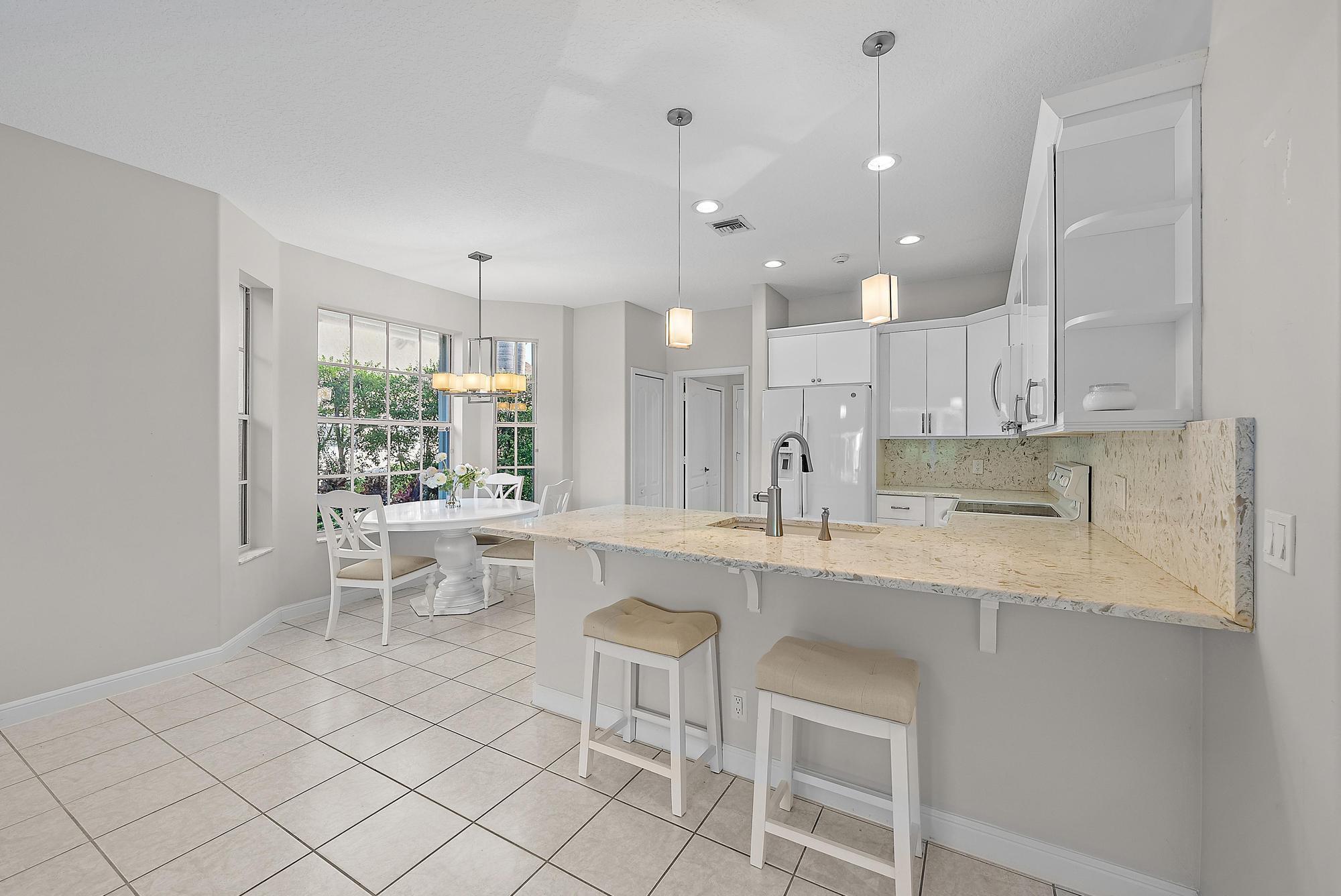 1034 Diamond Head Way