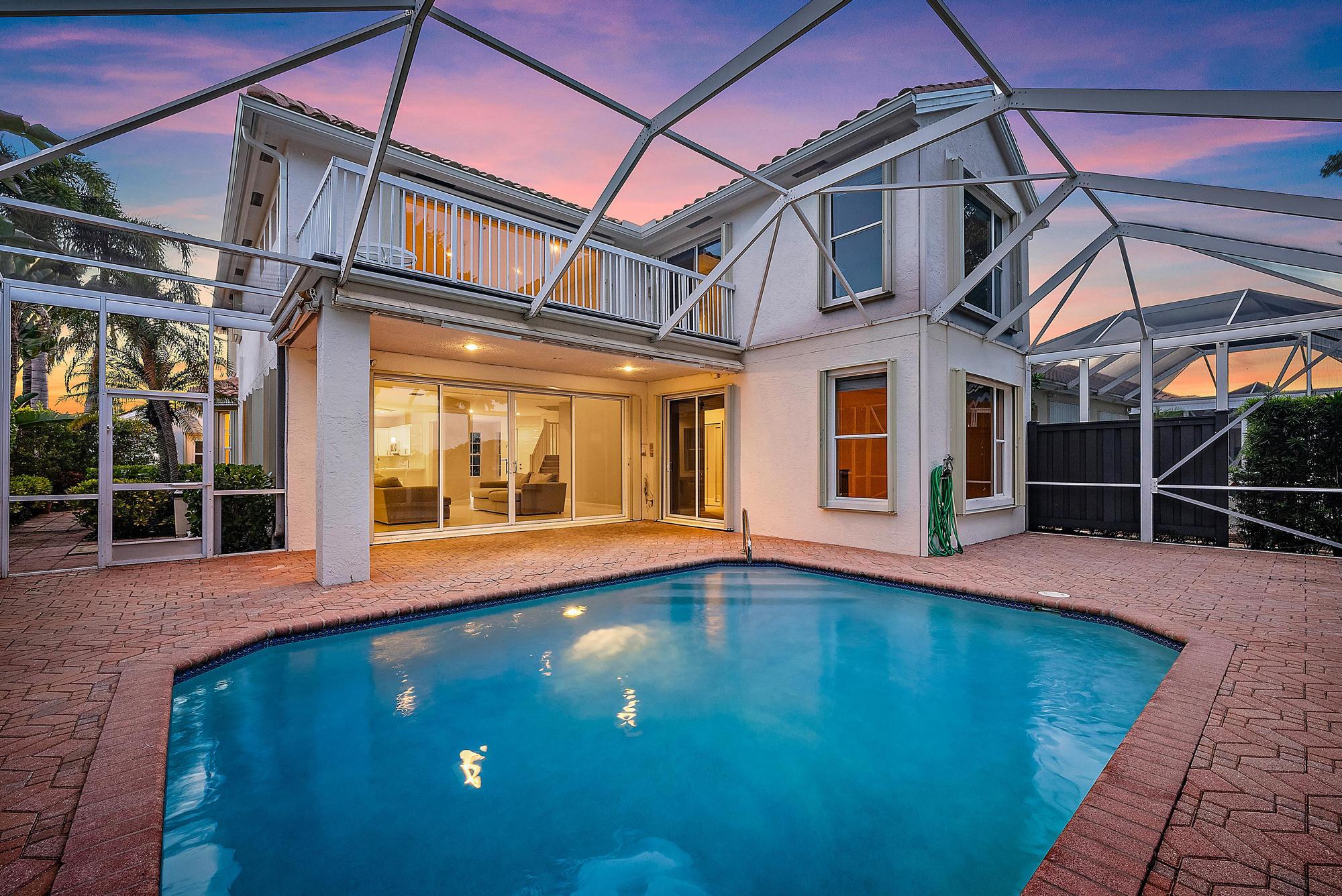 1034 Diamond Head Way