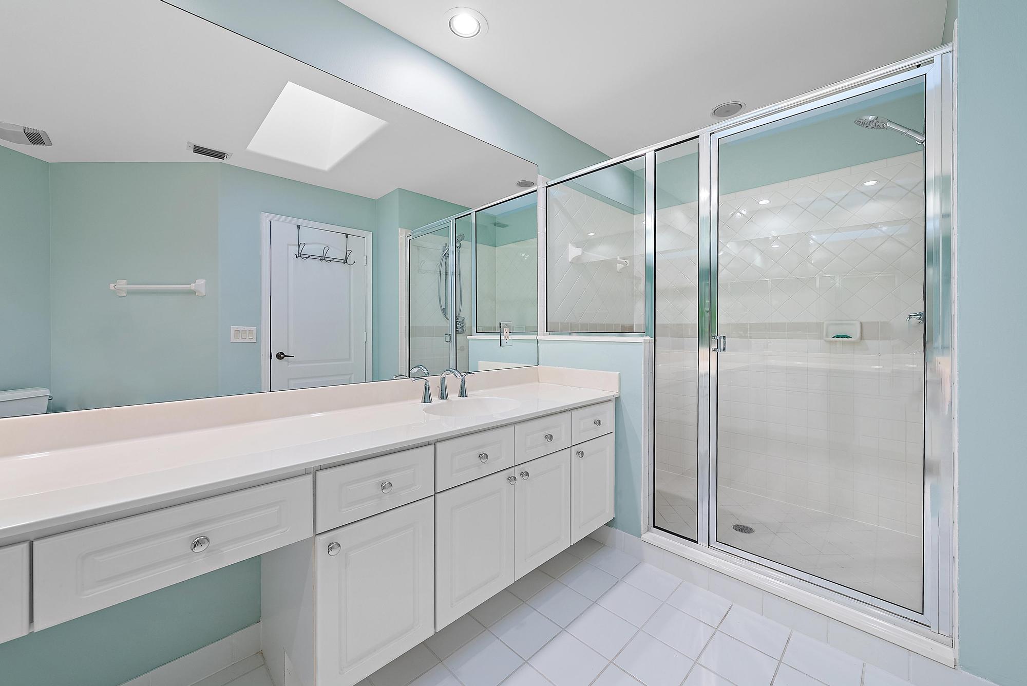 1034 Diamond Head Way