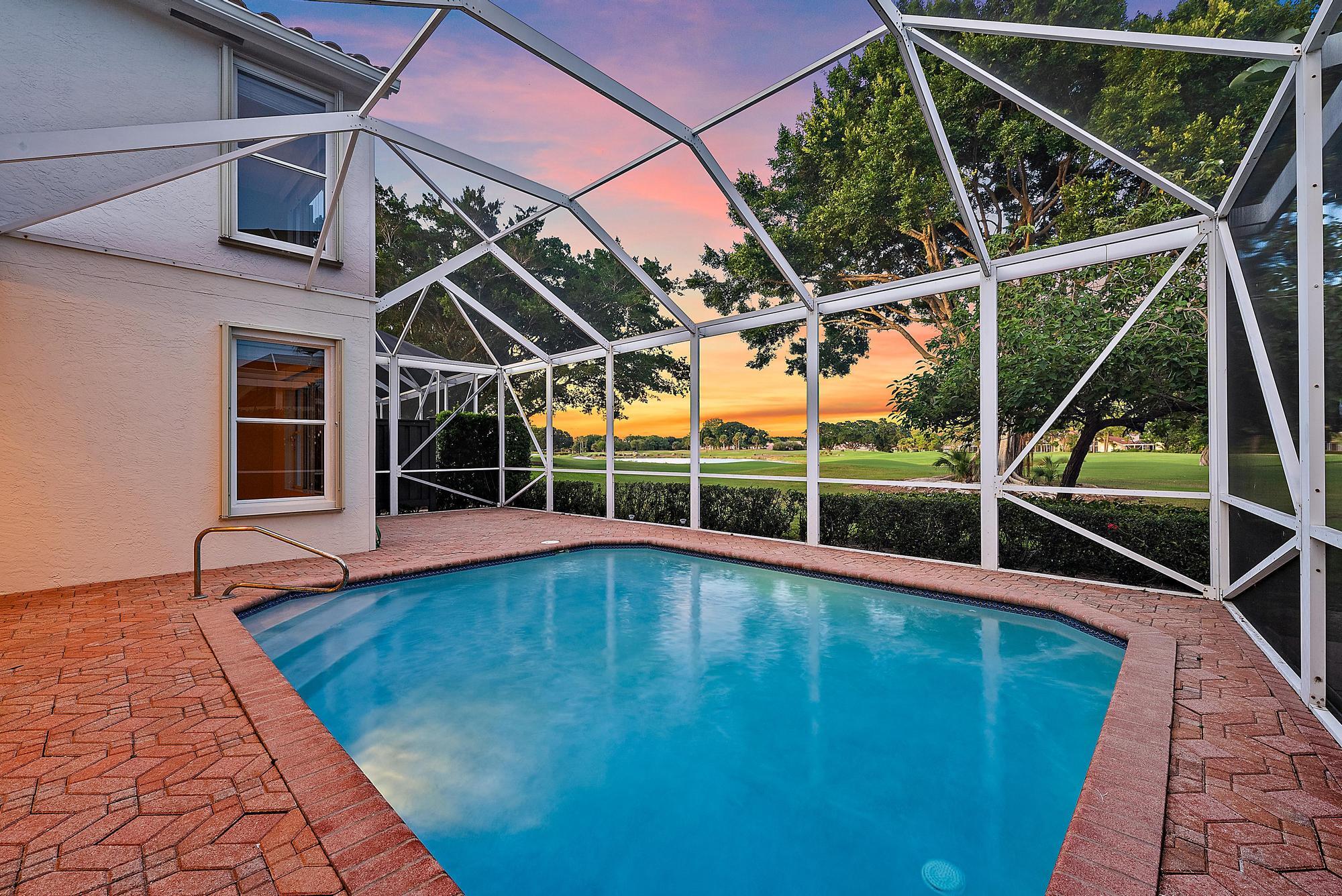 1034 Diamond Head Way