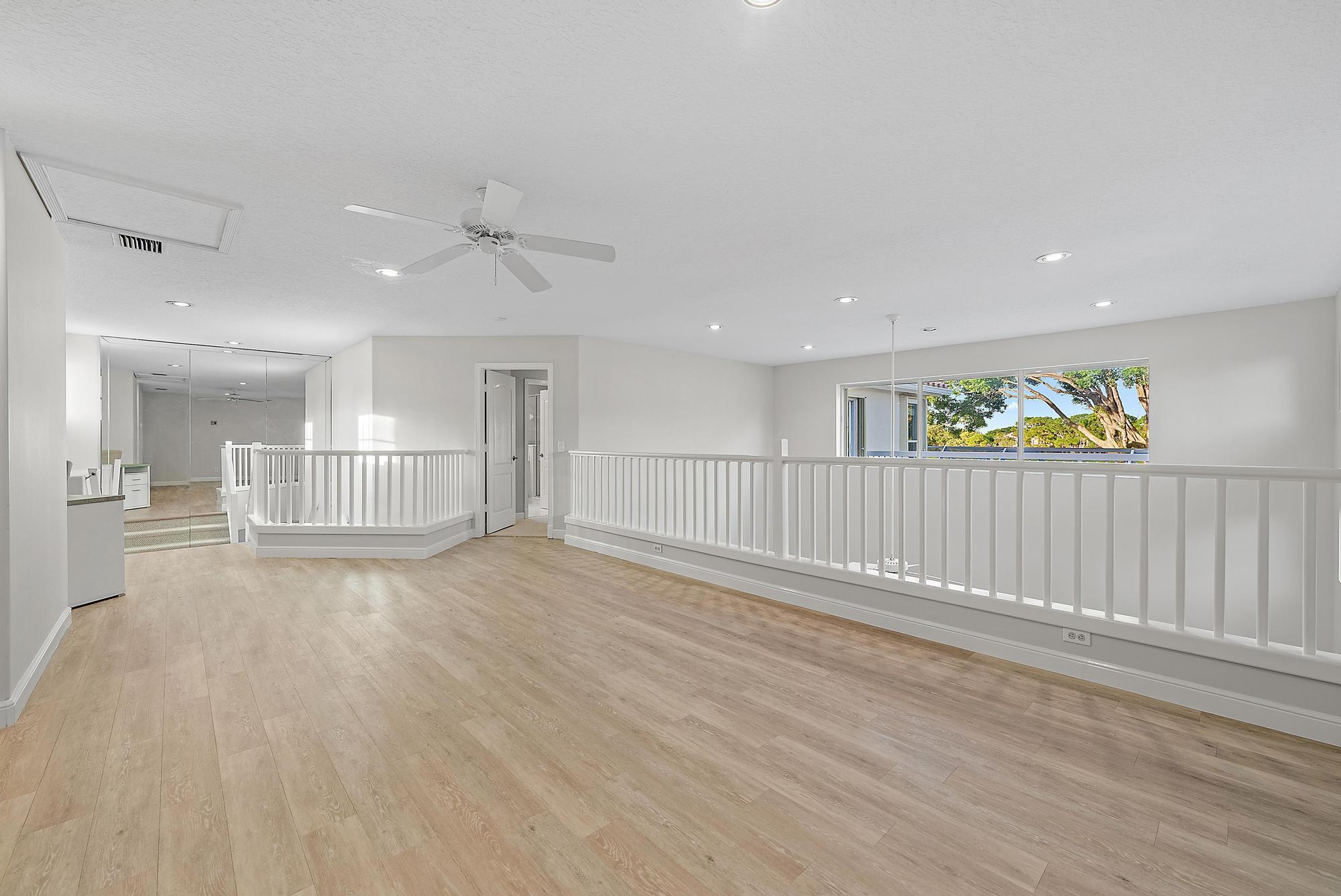 1034 Diamond Head Way