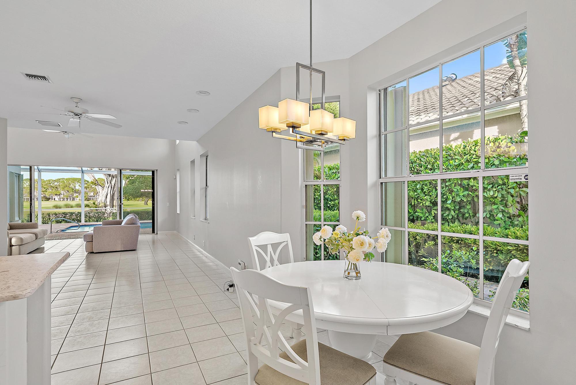 1034 Diamond Head Way