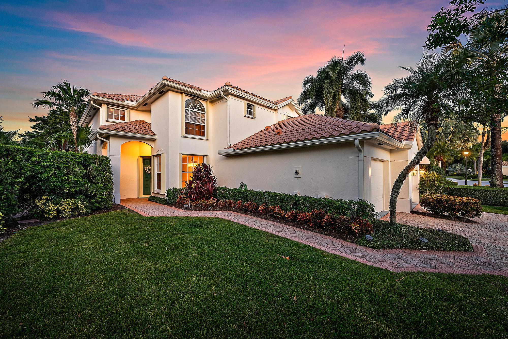 1034 Diamond Head Way