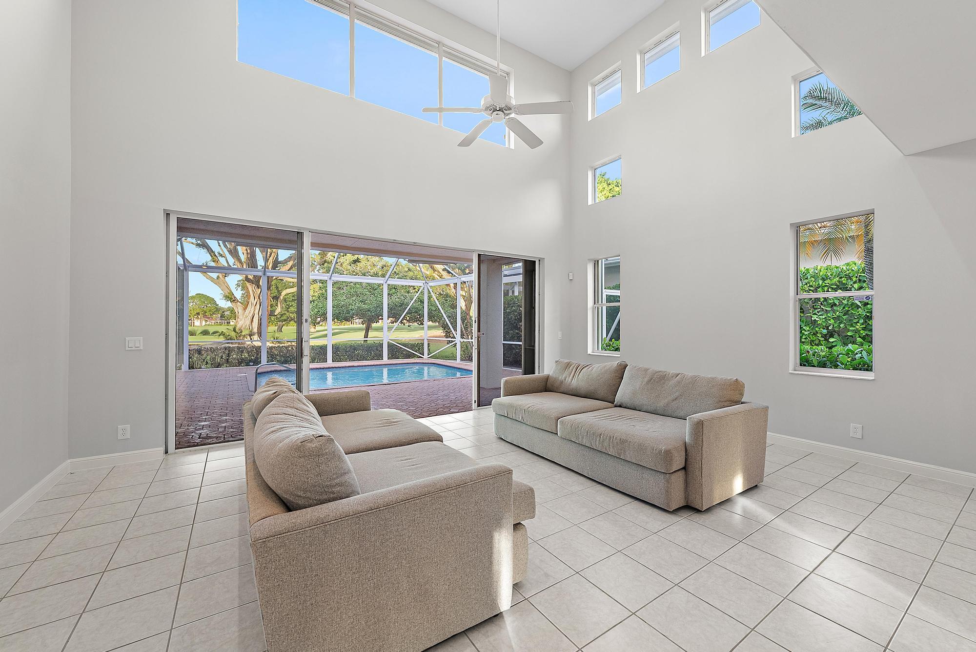 1034 Diamond Head Way