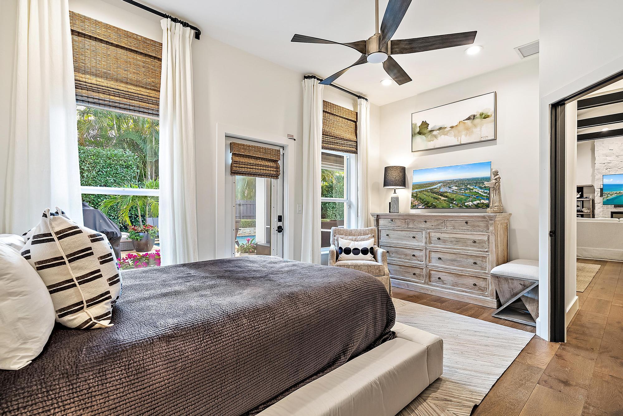 19056 SE Coral Reef Lane