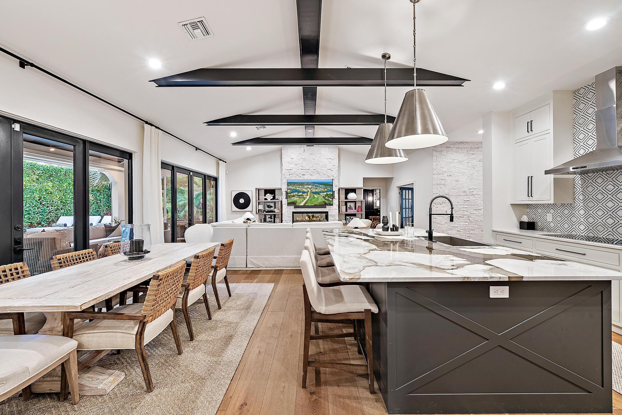 19056 SE Coral Reef Lane