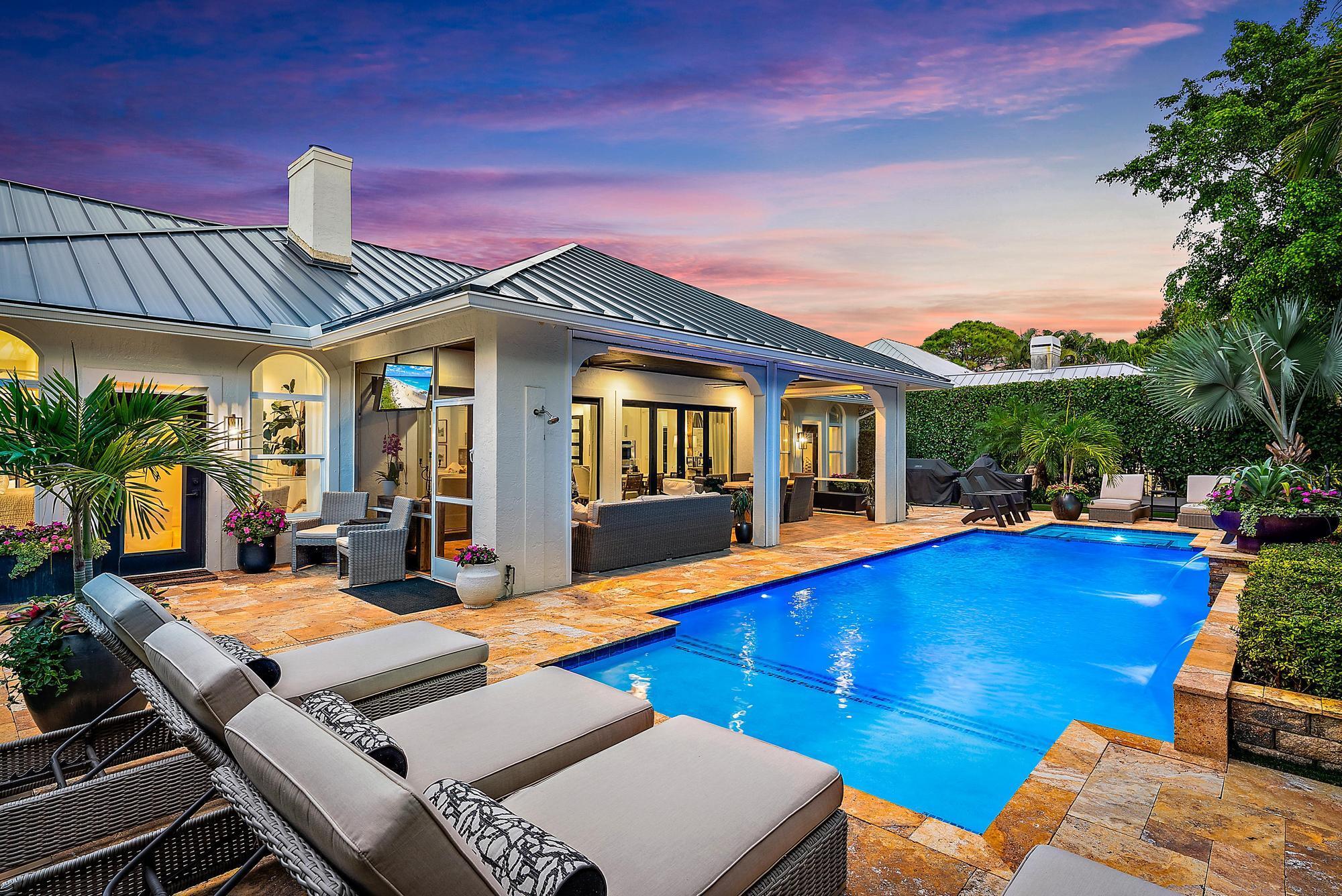 19056 SE Coral Reef Lane