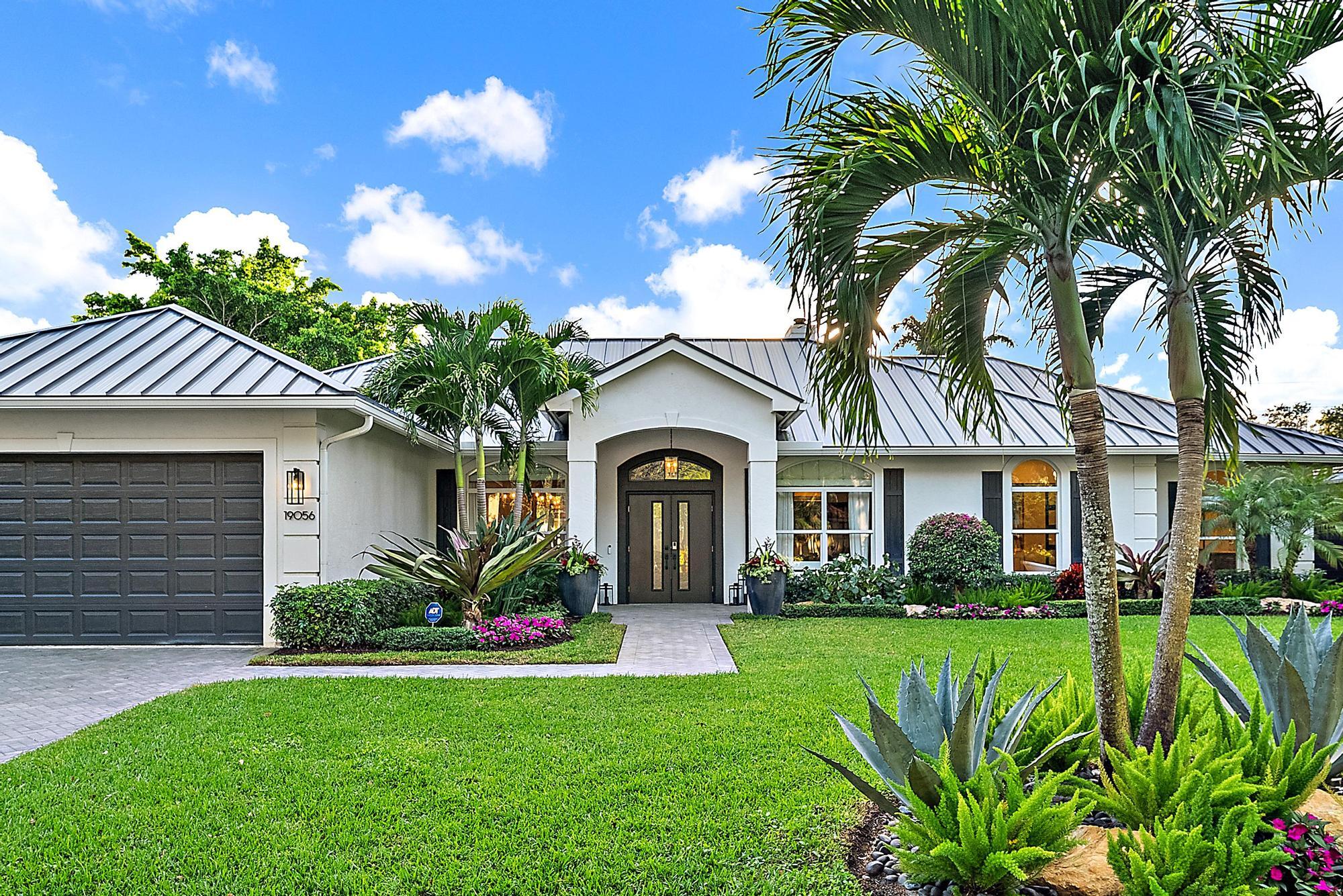 19056 SE Coral Reef Lane