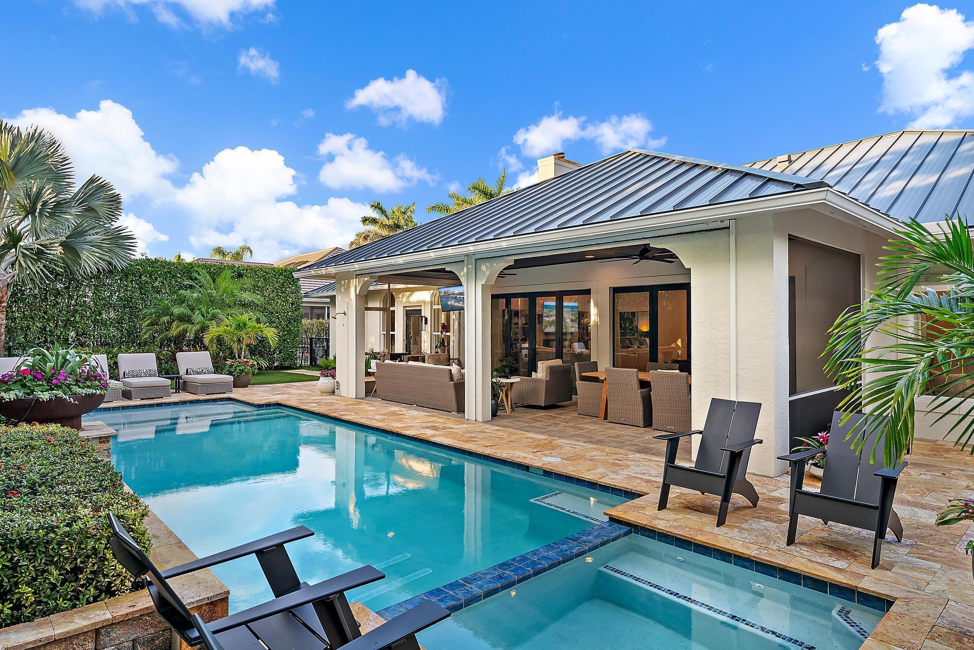 19056 SE Coral Reef Lane