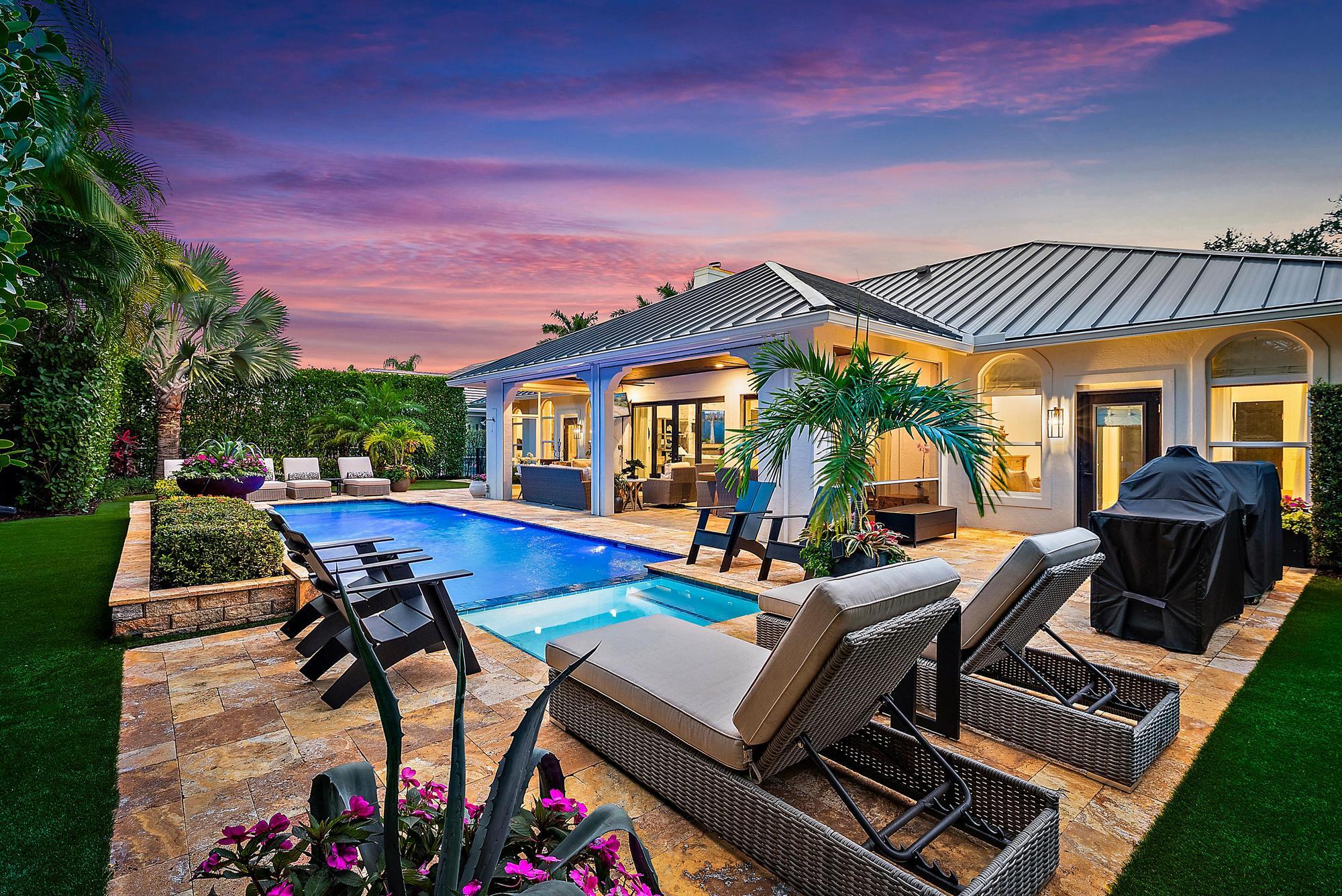 19056 SE Coral Reef Lane