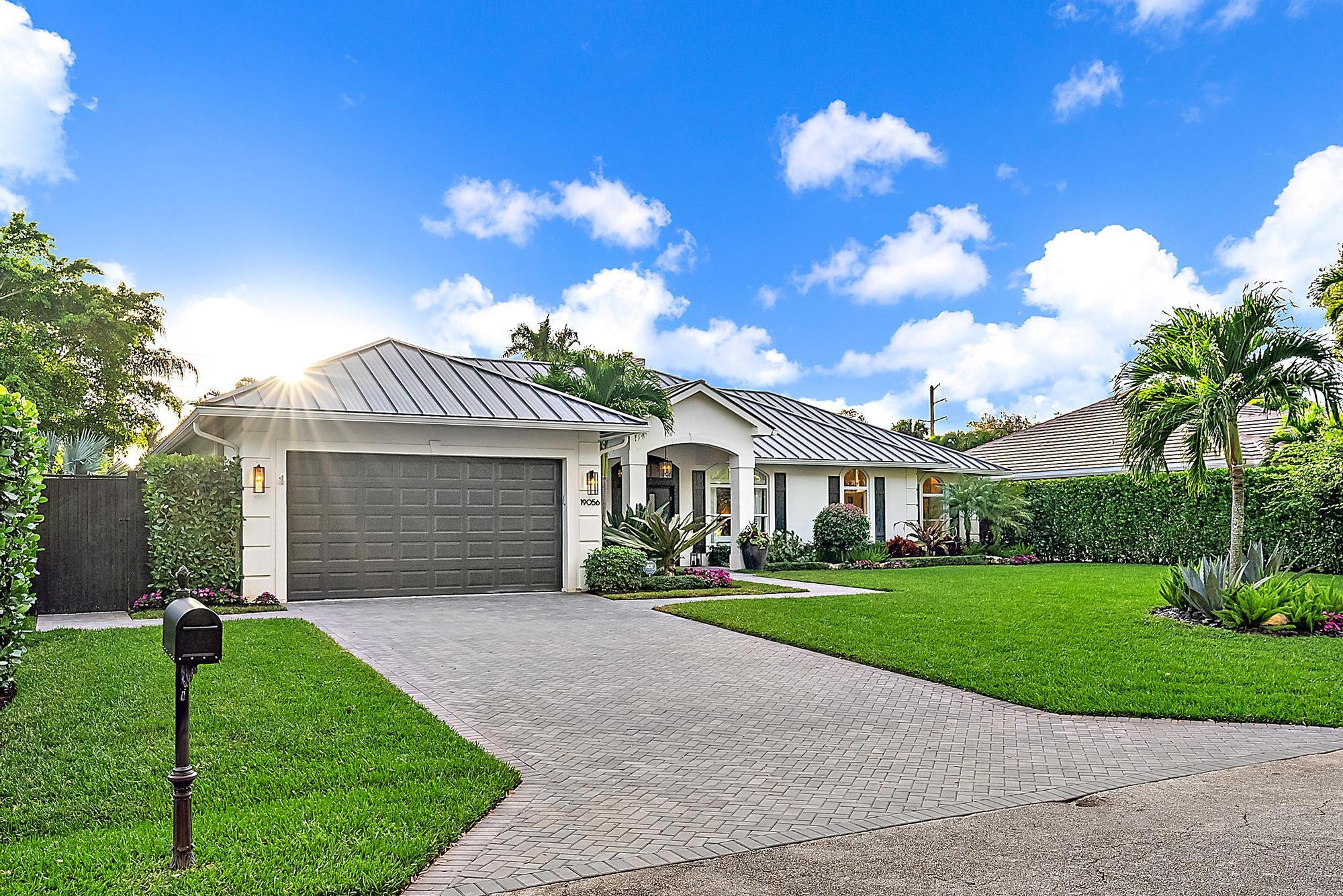 19056 SE Coral Reef Lane