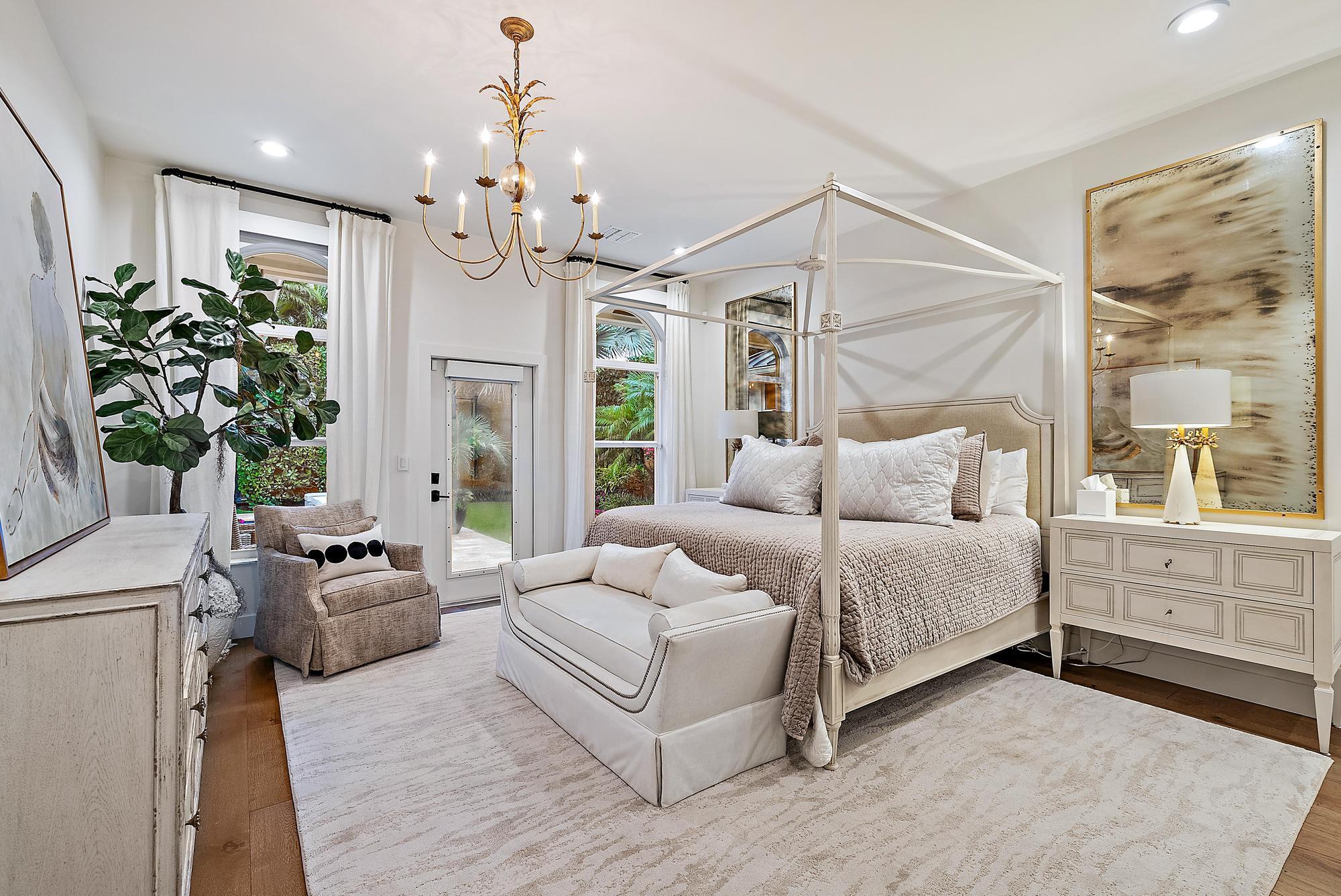 19056 SE Coral Reef Lane