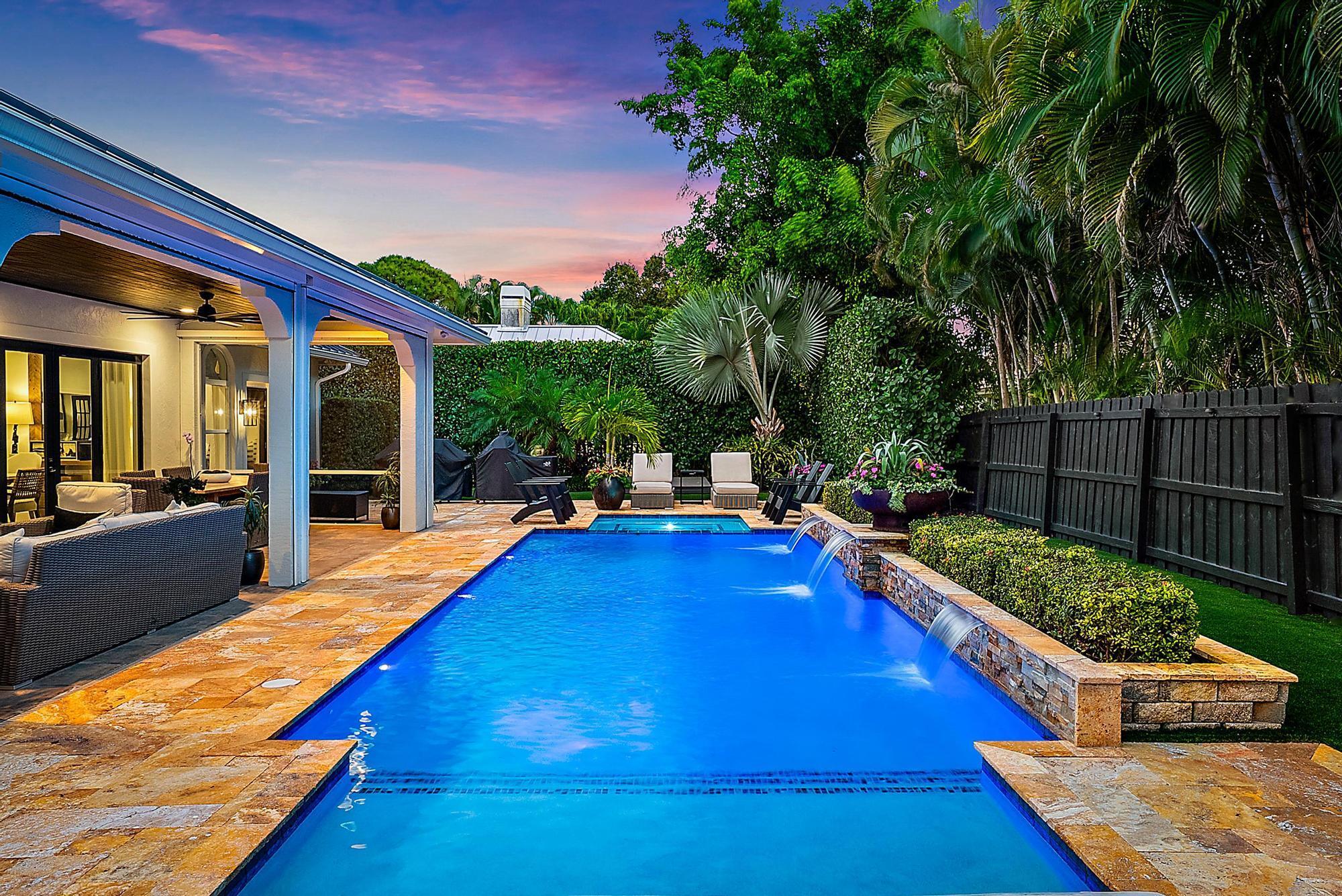 19056 SE Coral Reef Lane