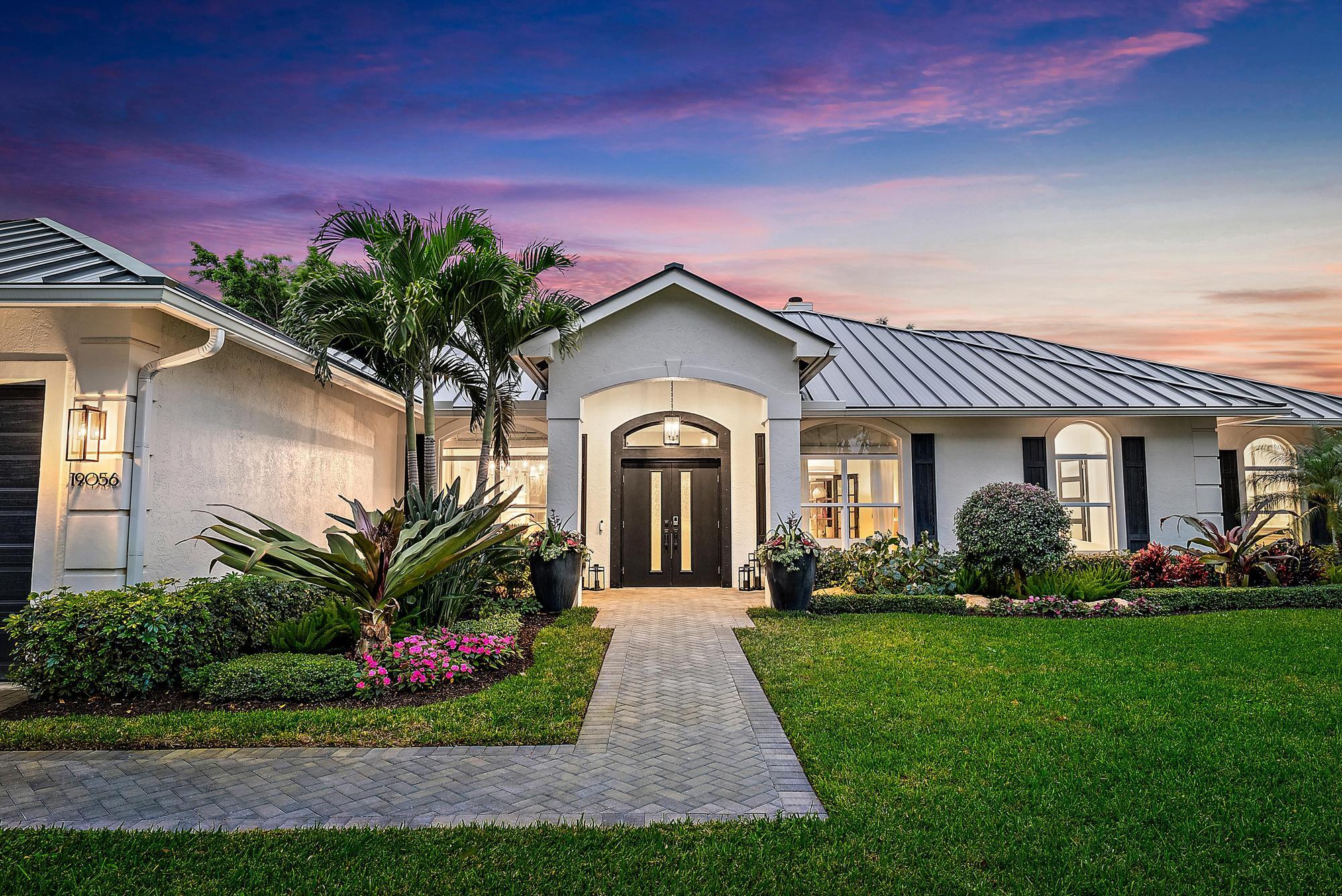 19056 SE Coral Reef Lane
