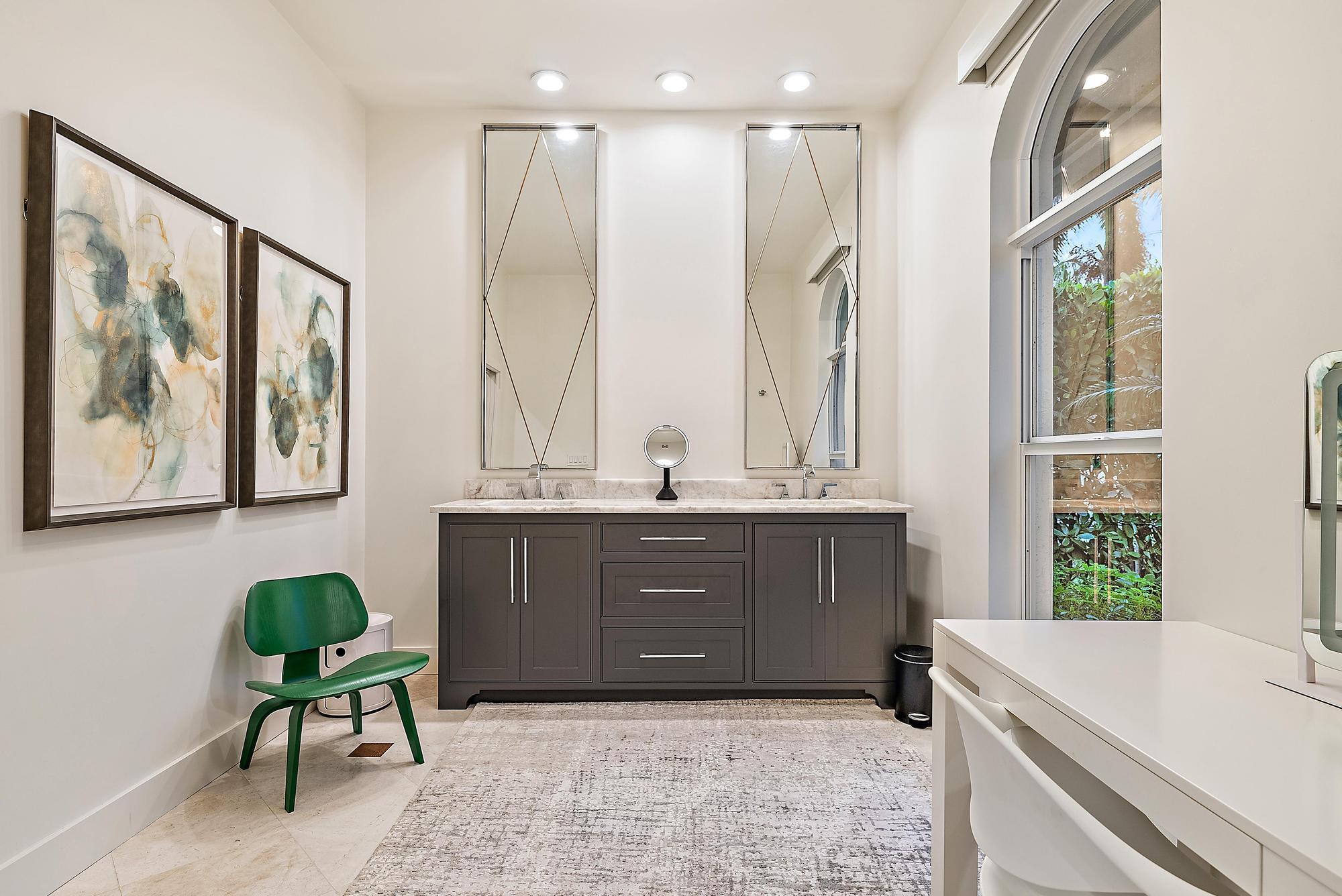 19056 SE Coral Reef Lane