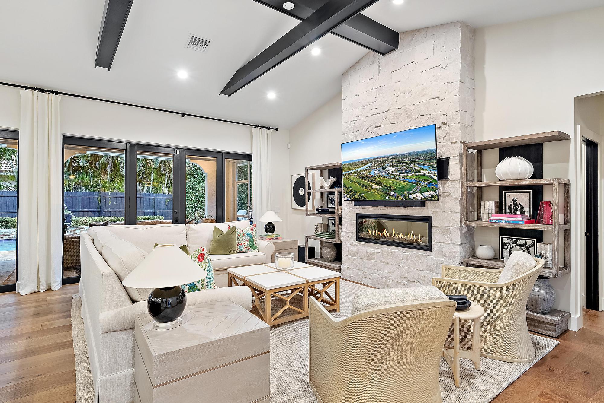 19056 SE Coral Reef Lane