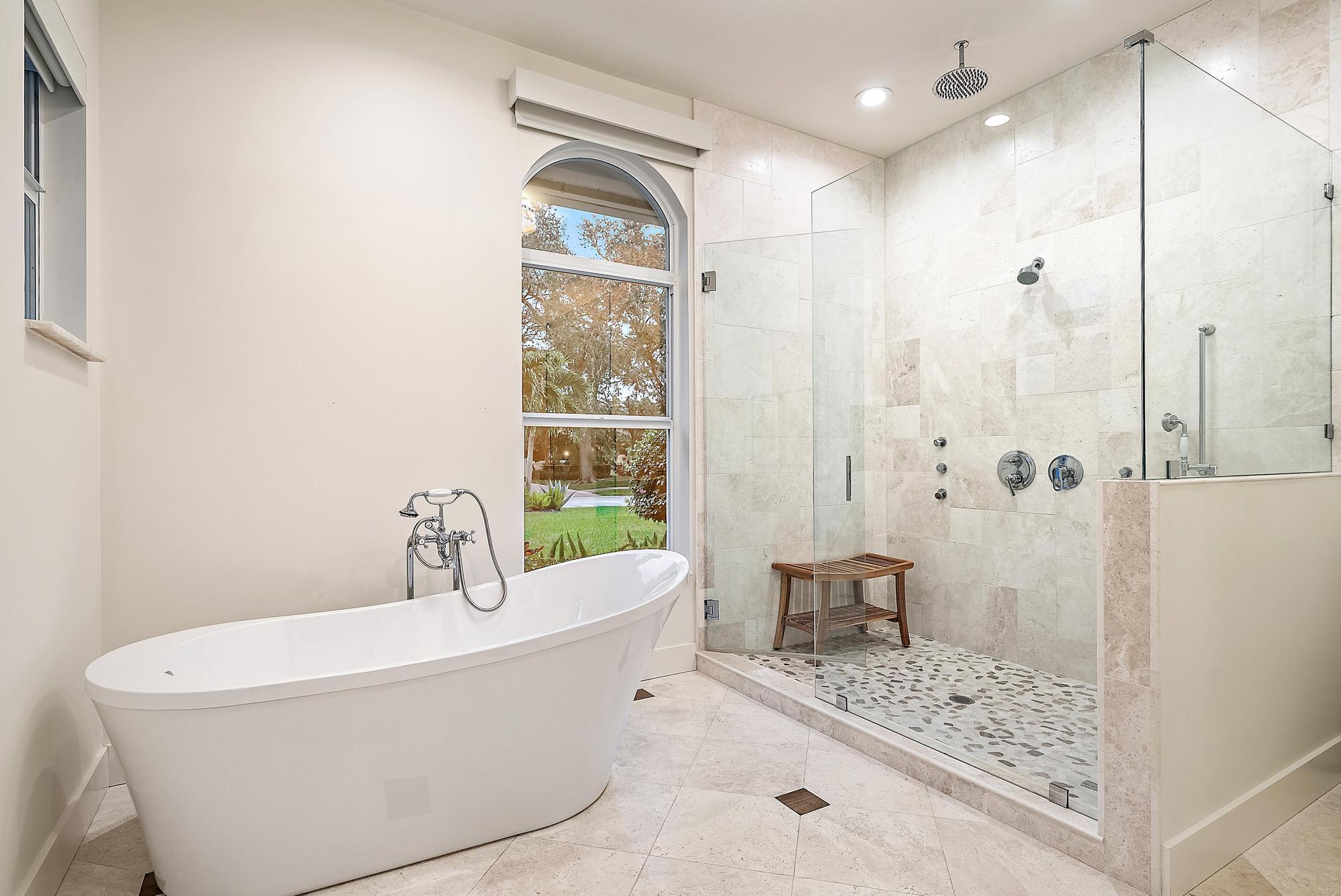 19056 SE Coral Reef Lane