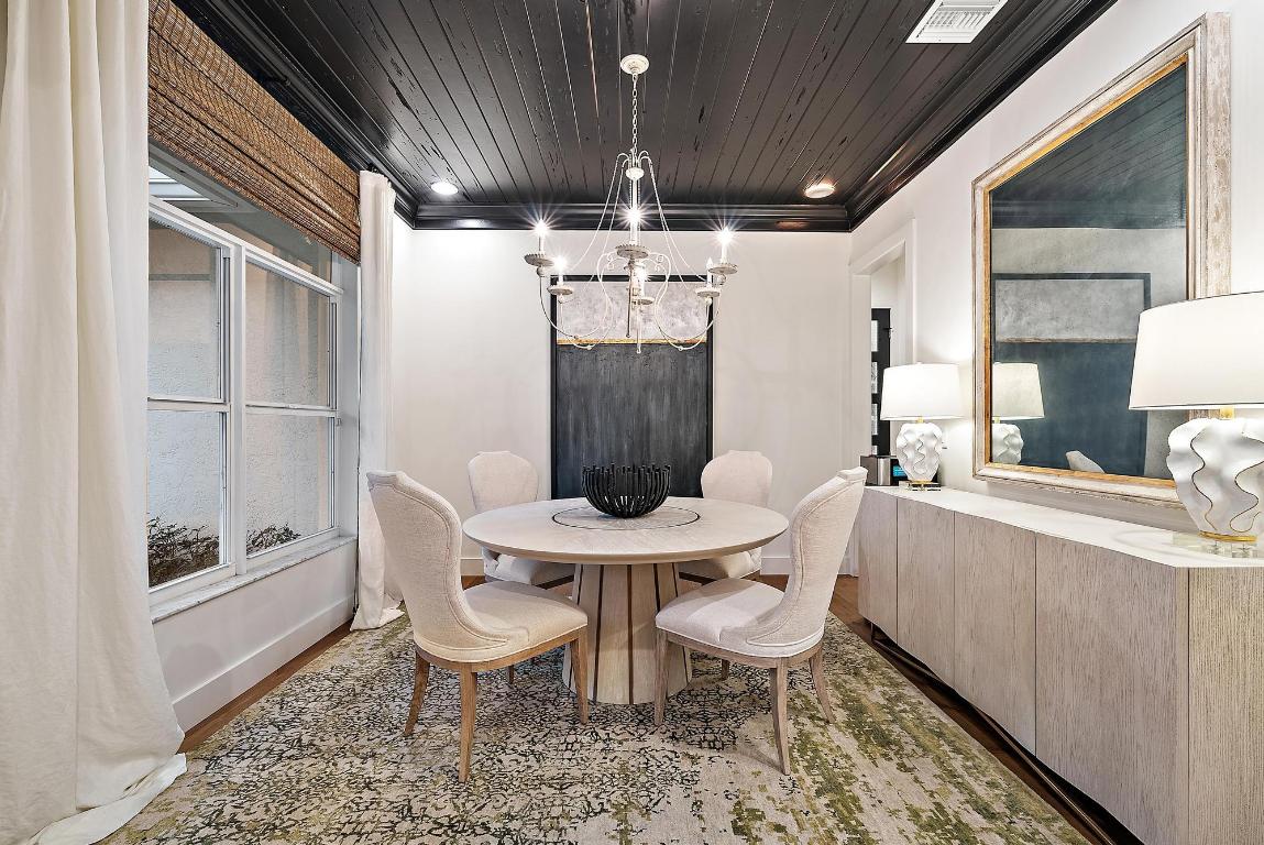 19056 SE Coral Reef Lane