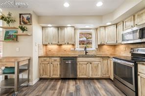 223 Upper Glenway